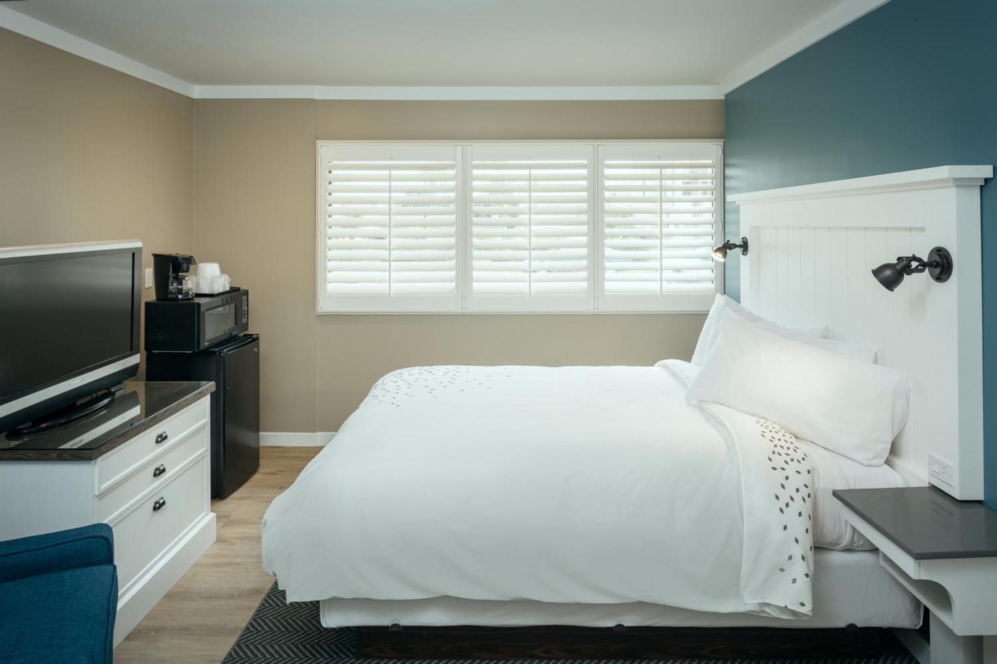 Standard Room Queen Bed