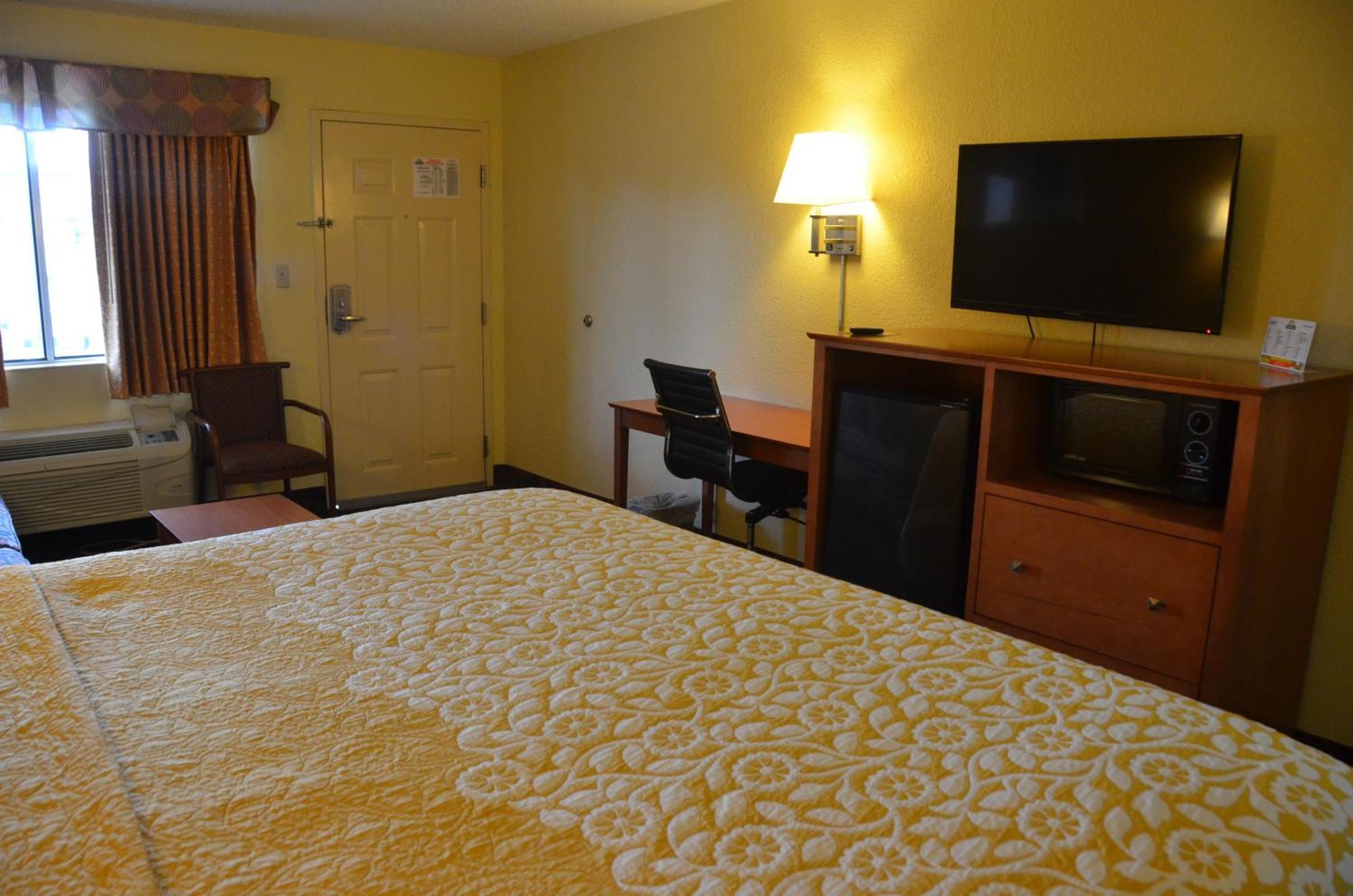 Bed Female Dormitory Room