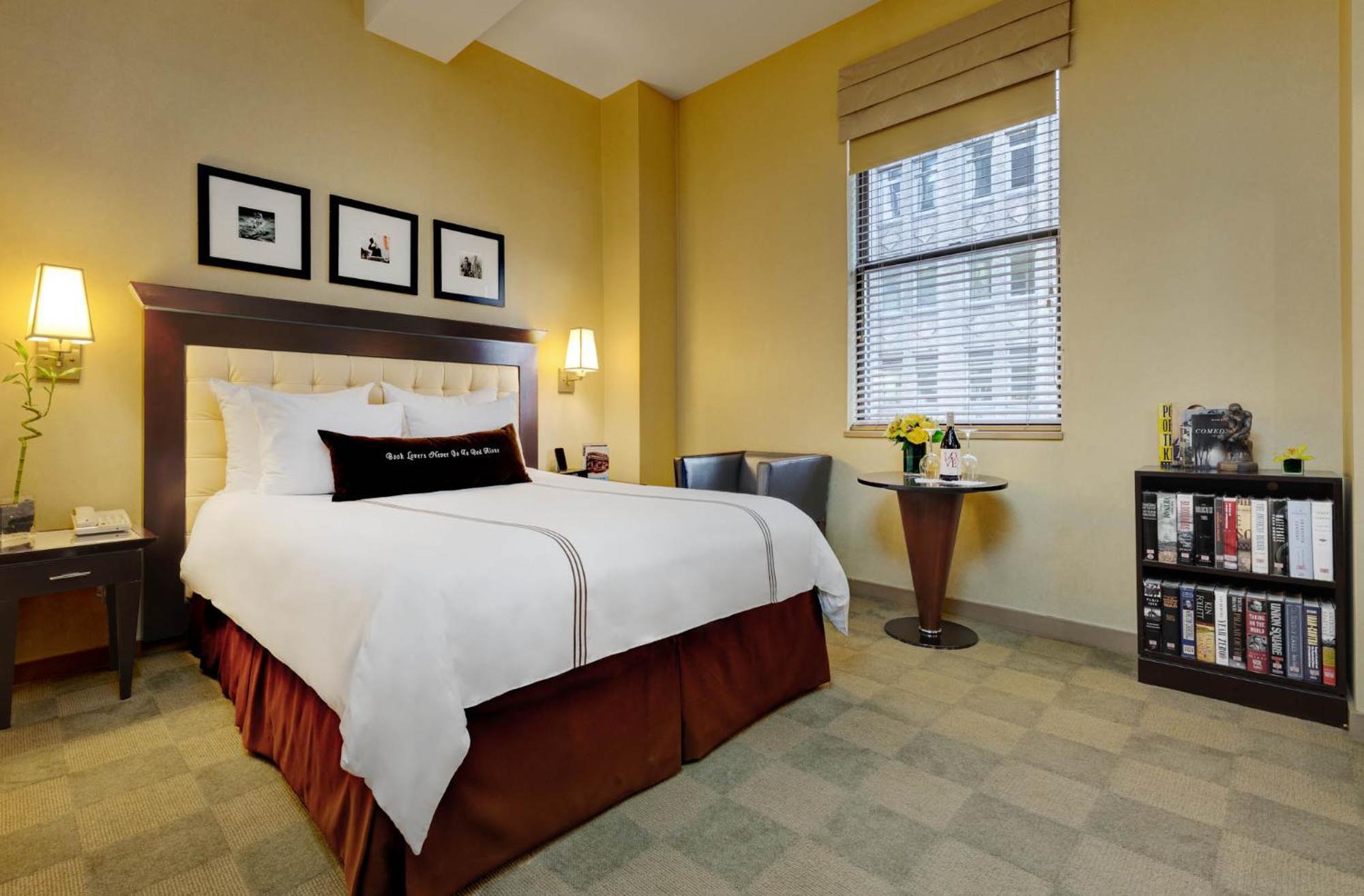 Deluxe Room One Queen Bed