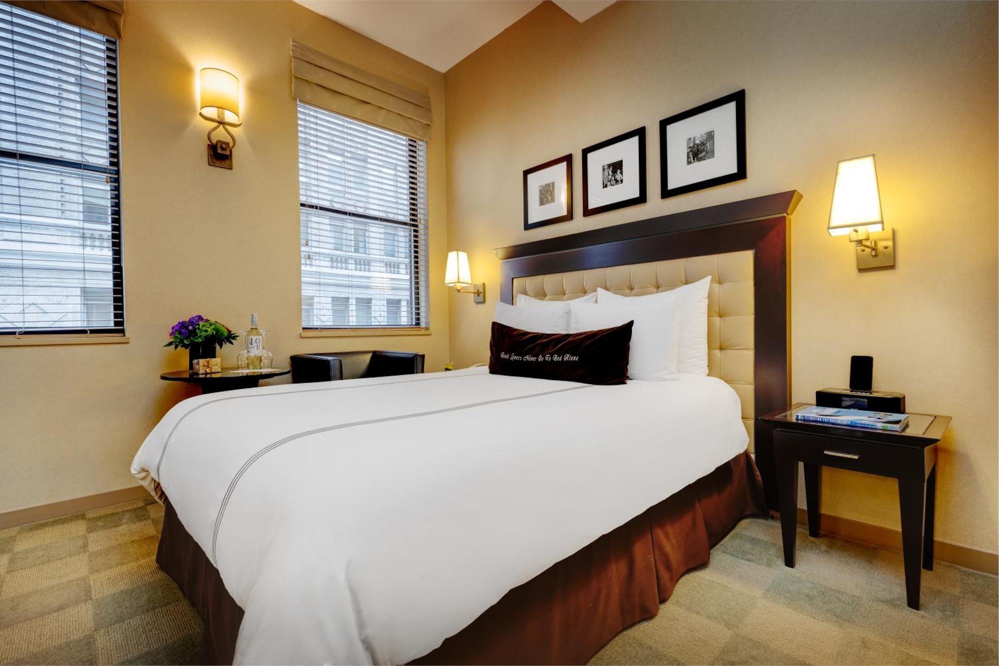 Deluxe Room One Queen Bed