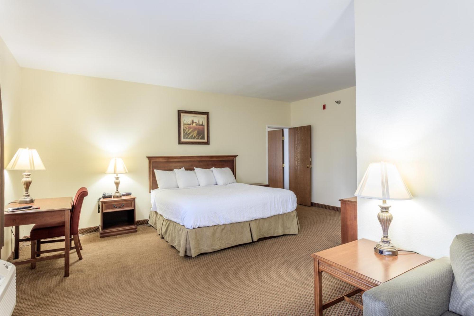 King Suite with Jacuzzi,1210771342:JPEG