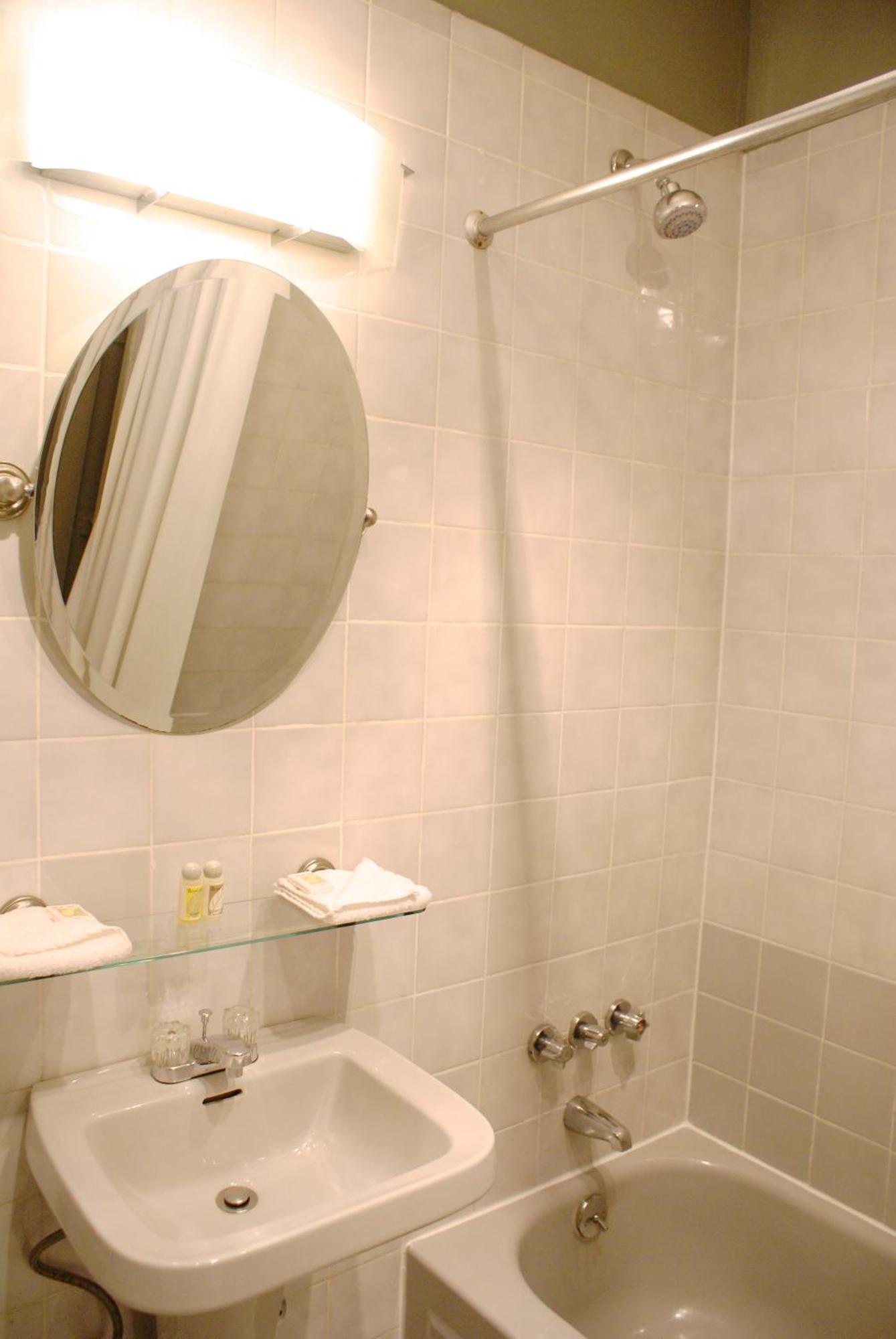Deluxe One-Bedroom Suite