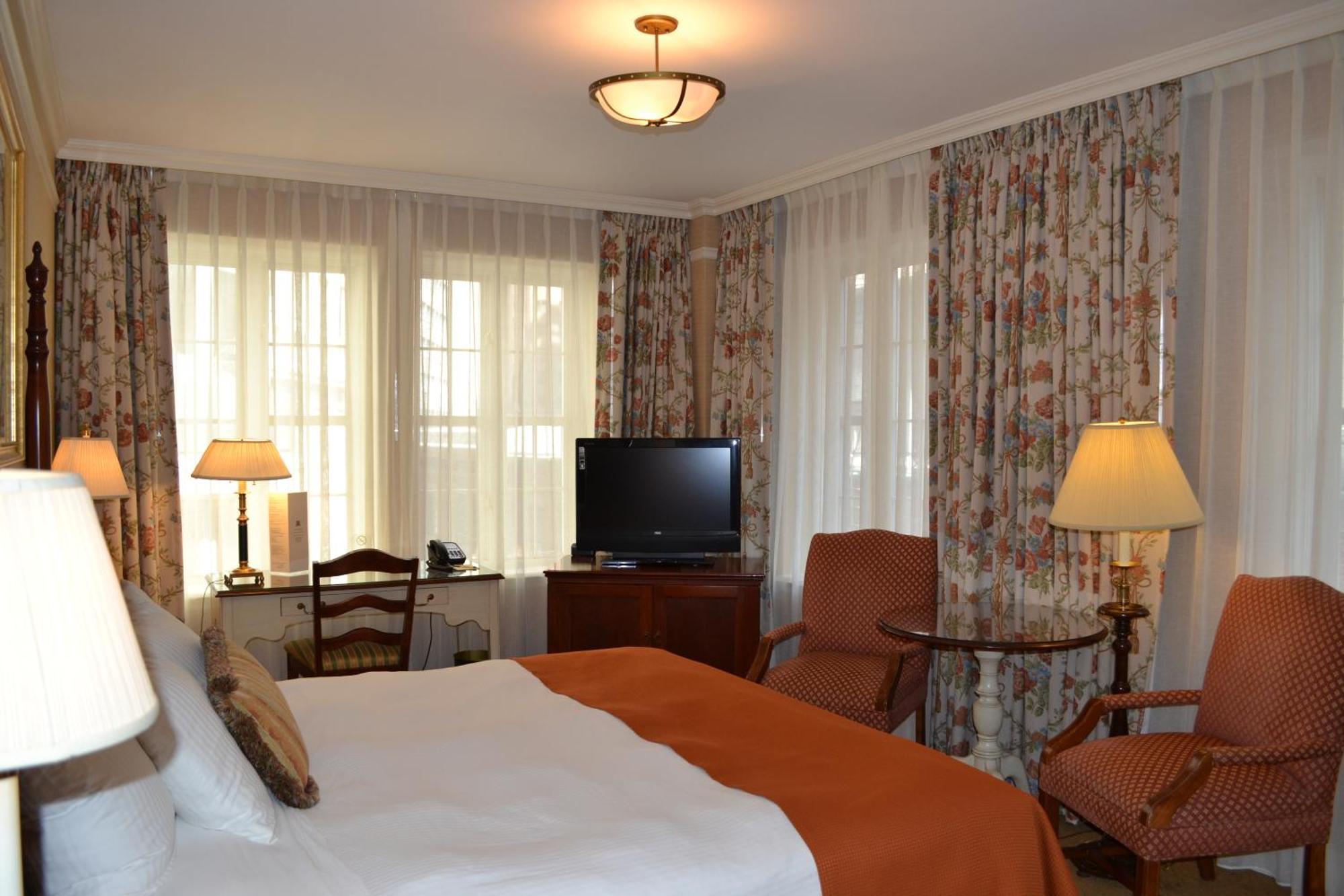 King Superior Room