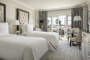 Deluxe Tweepersoonskamer met 2 Aparte Bedden en Balkon