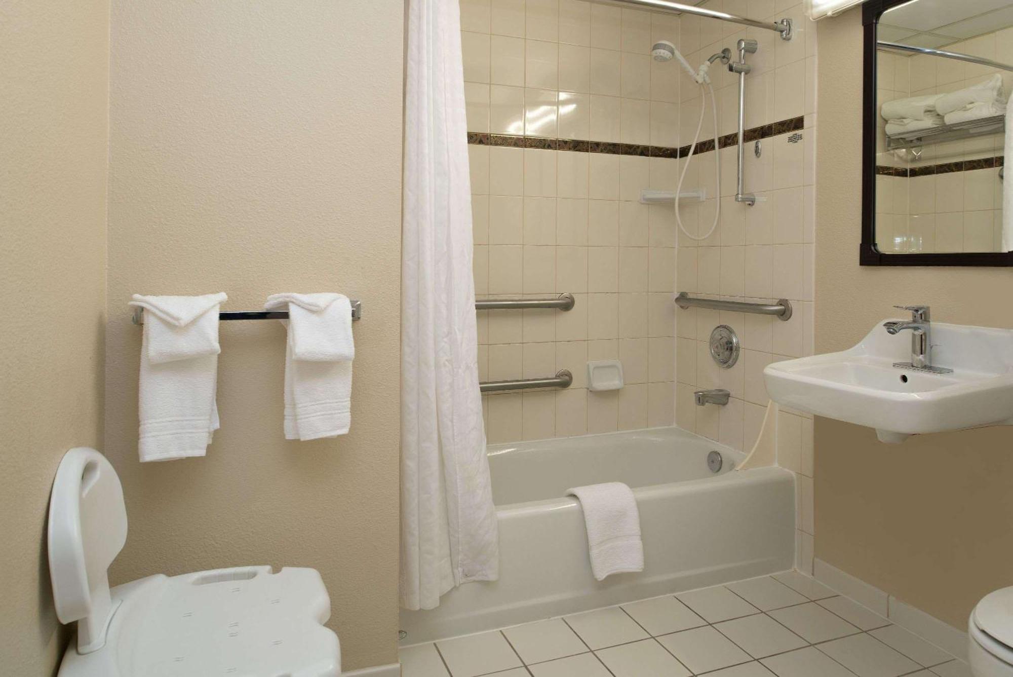 Queen Room Two Queen Beds Disability Access
