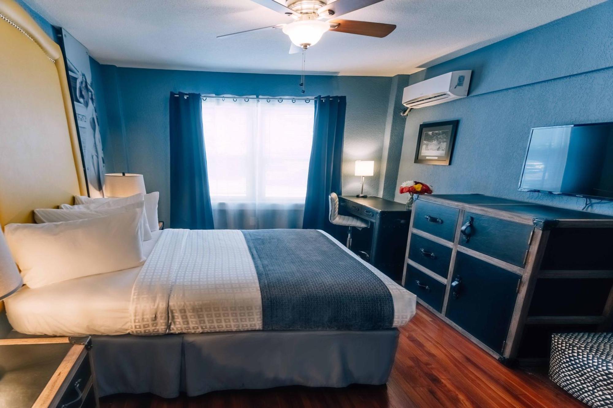 Quarto com Cama Queen-size