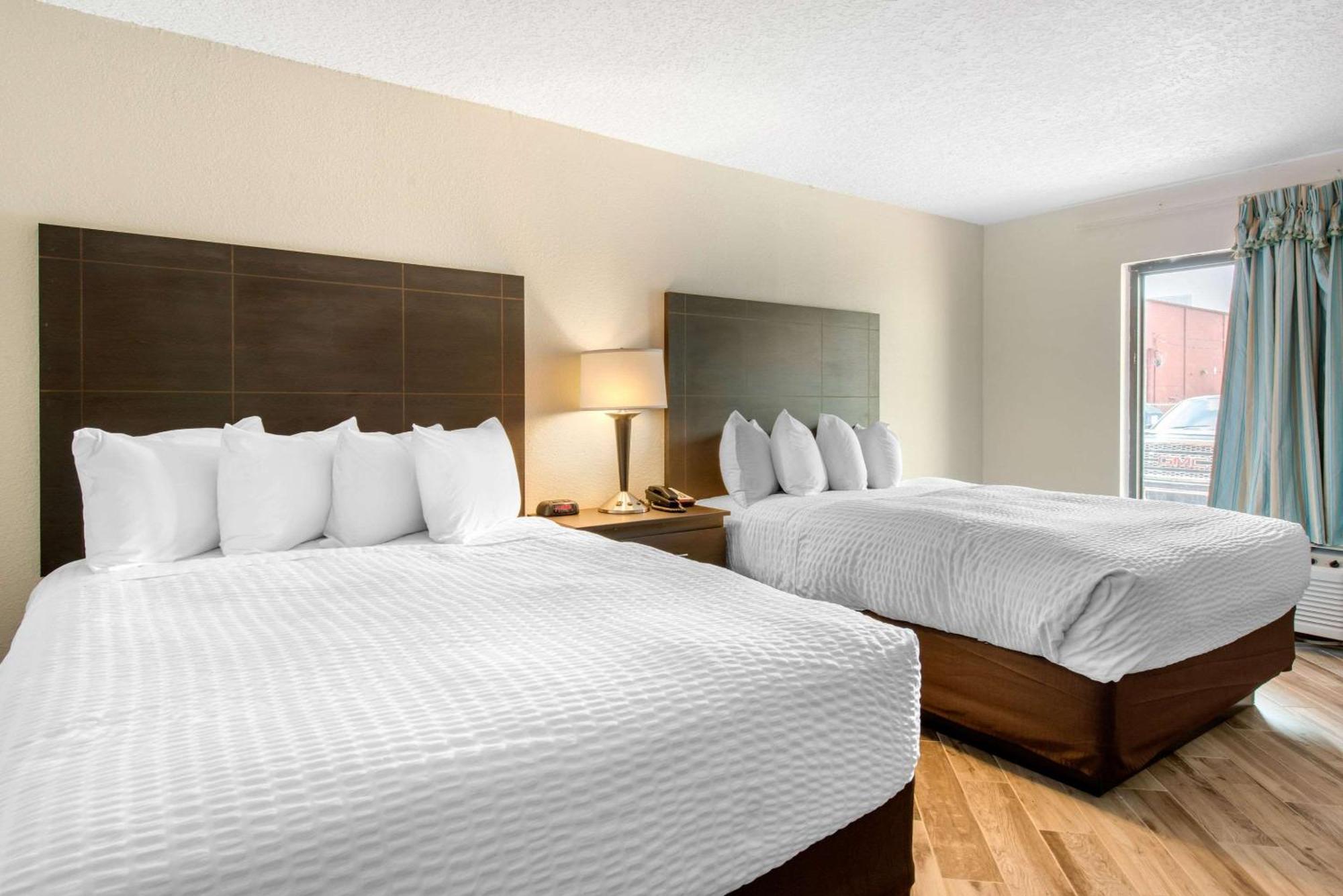 Queen Suite Two Queen Beds Non-Smoking