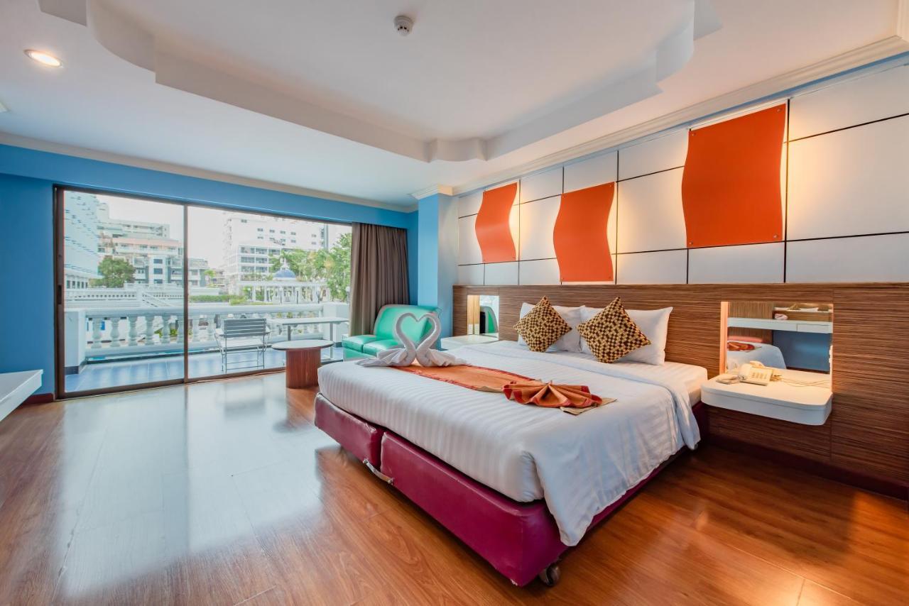 Deluxe Double or Twin Room