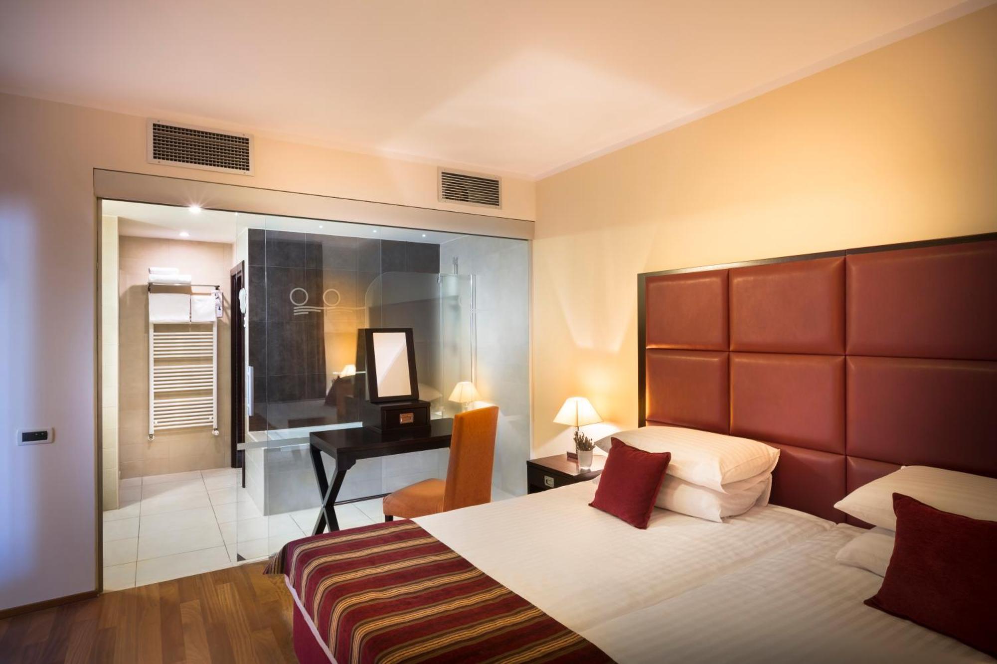 Suite for 2+2 Seaview