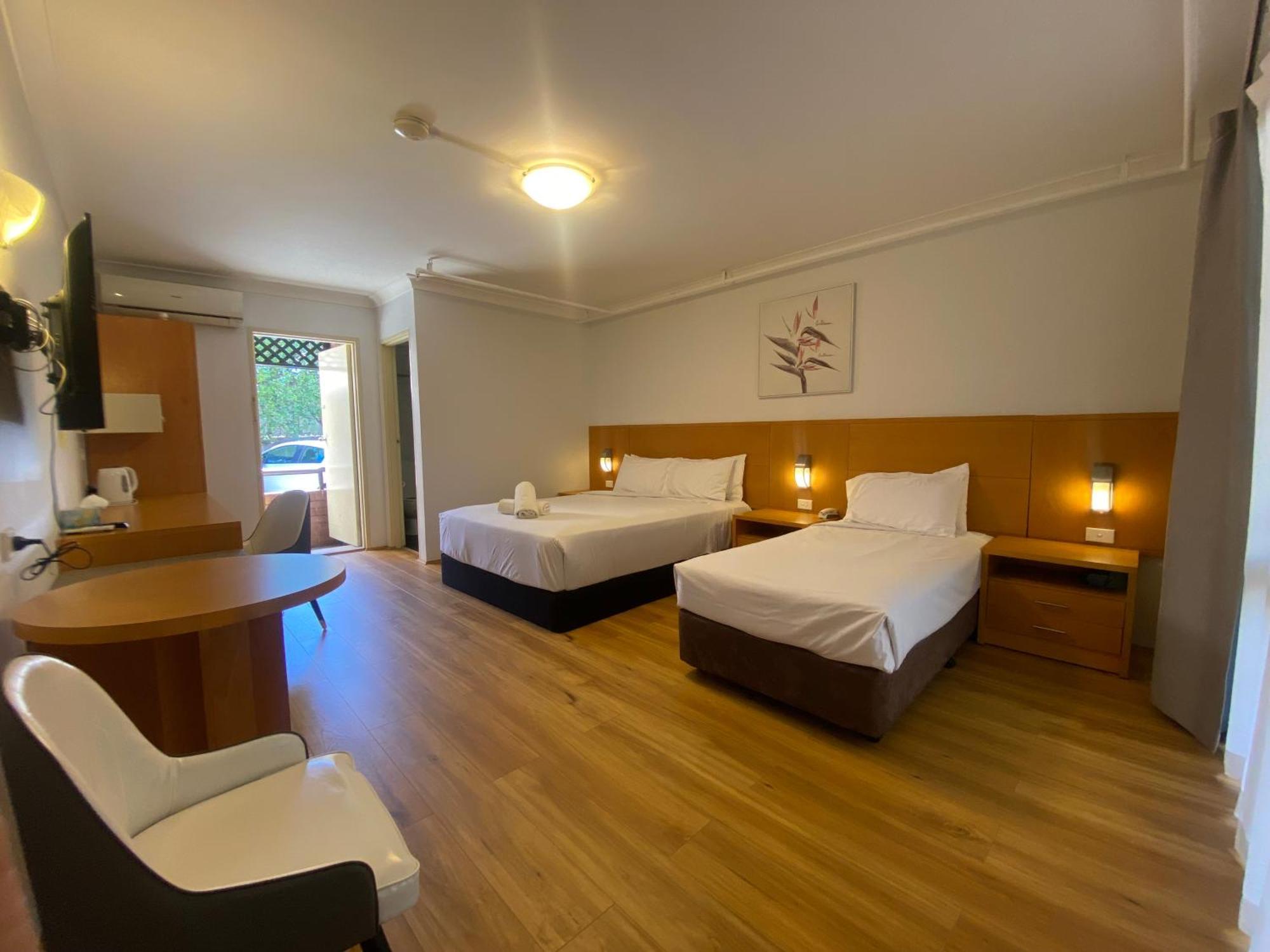 Deluxe Triple Room Balcony