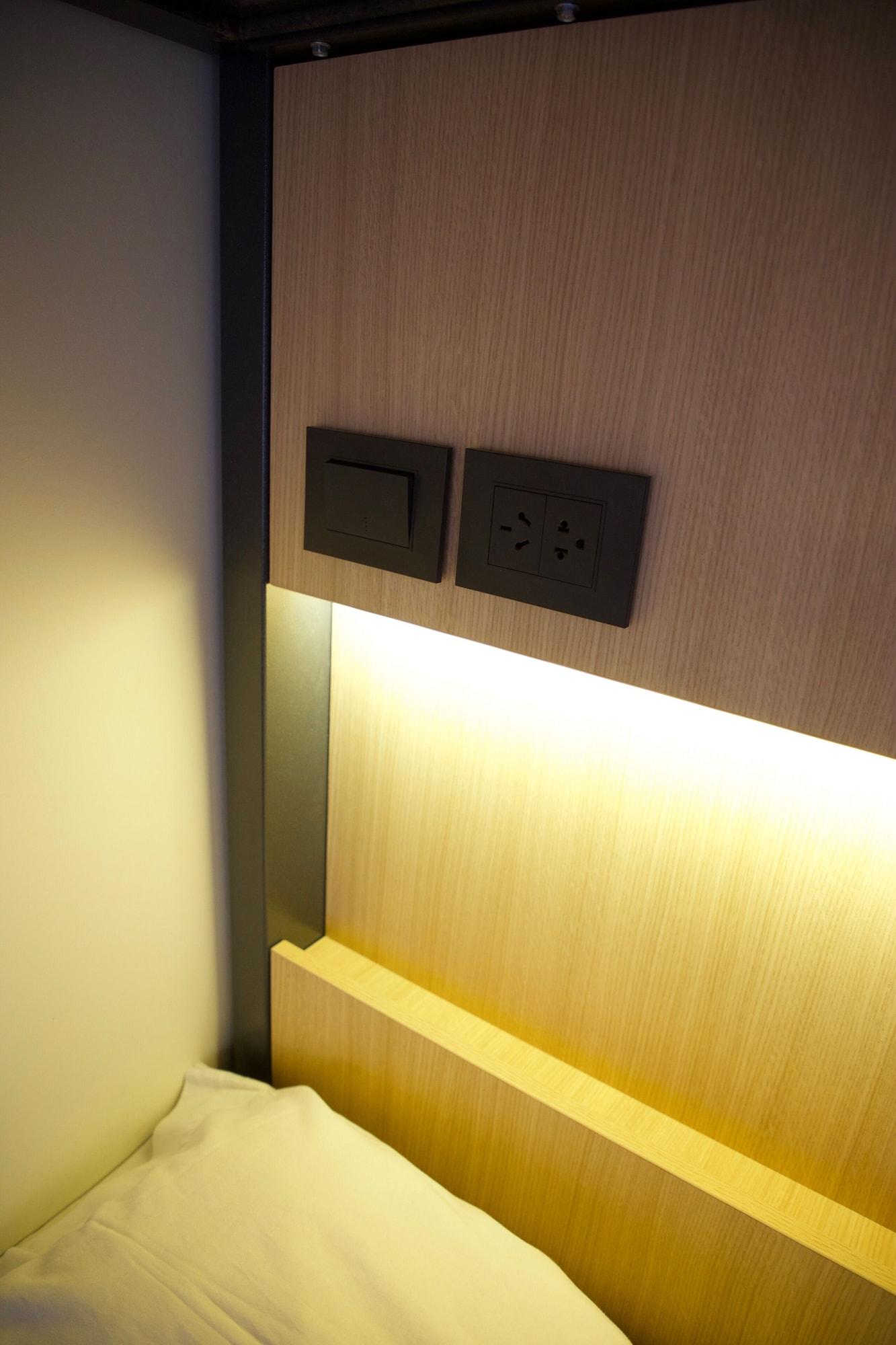 Single Bed Mixed Dormitory Room