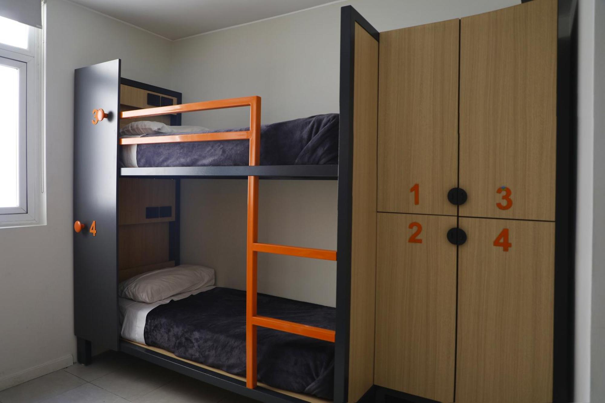 Single Bed Mixed Dormitory Room