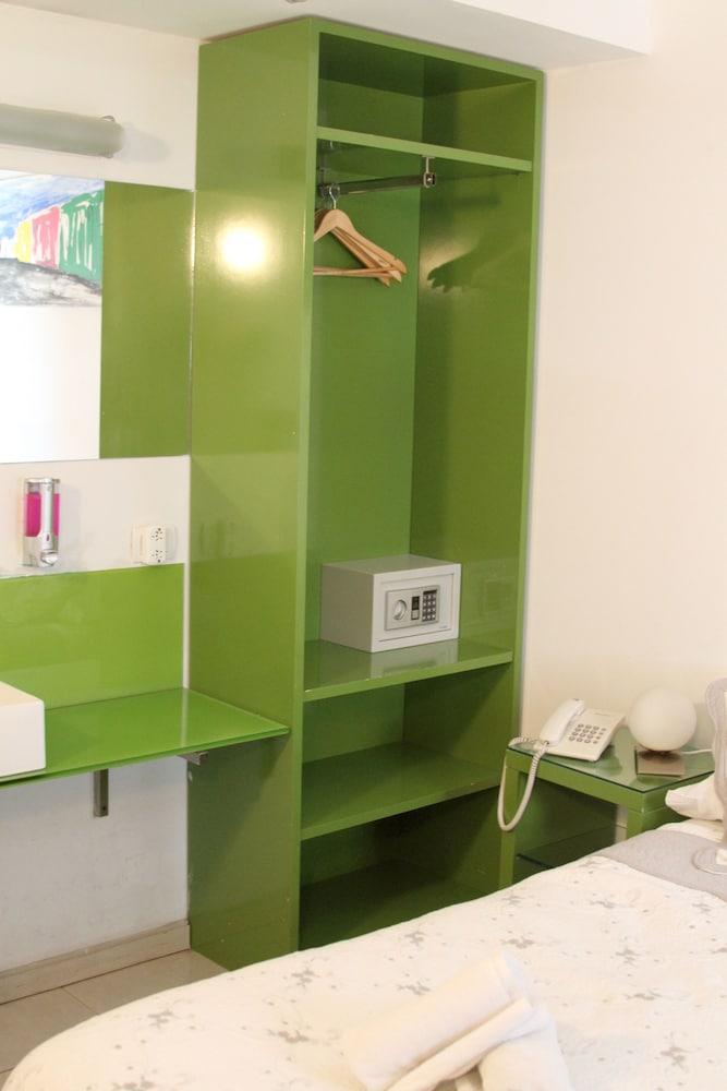 Single Room Private Bathroom