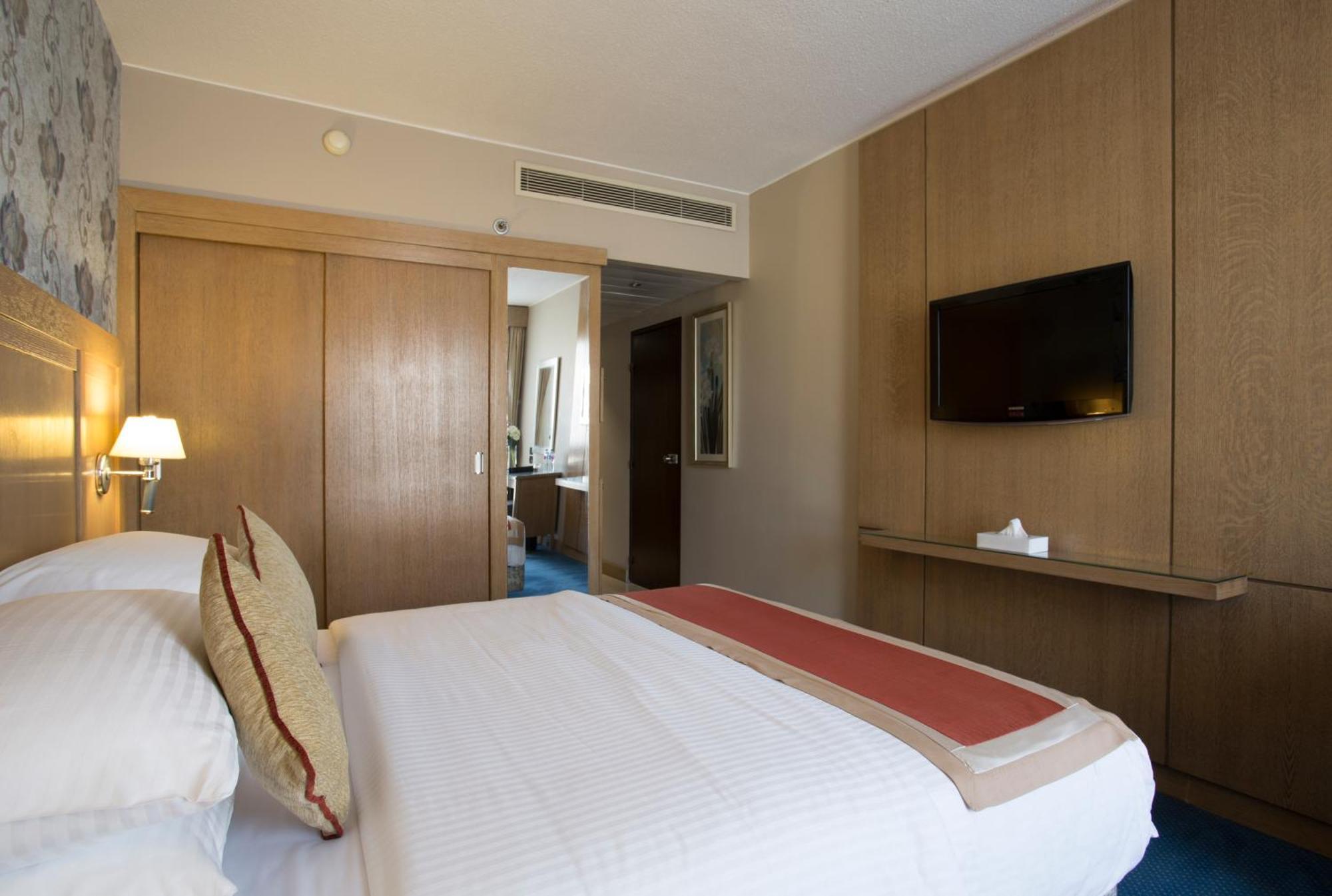 Standard Double or Twin Room Garden View