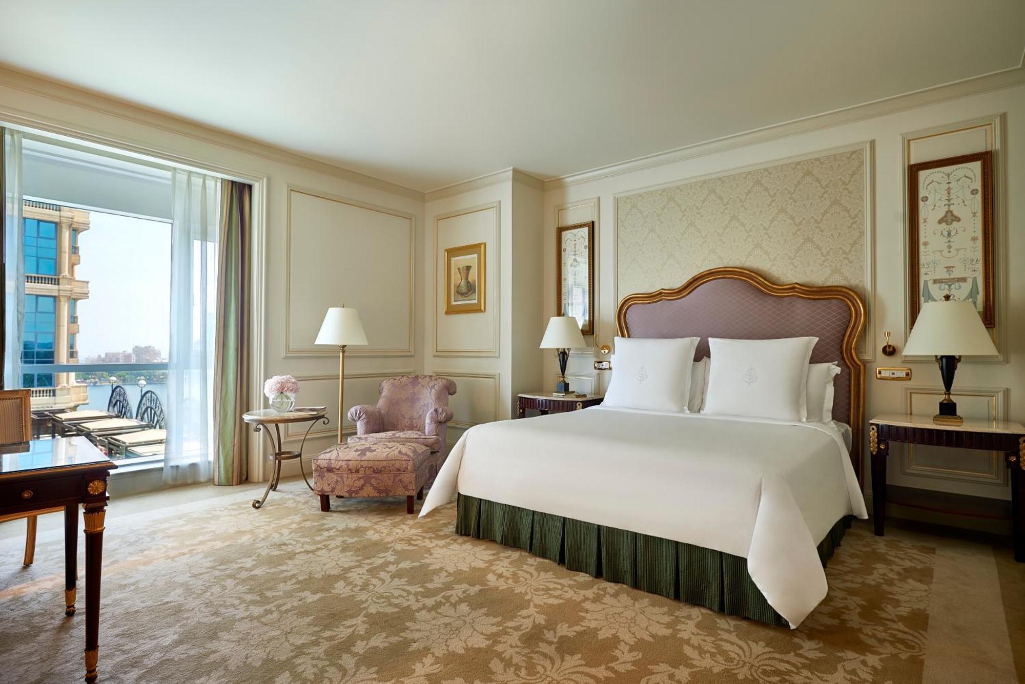 Deluxe Room King Bed