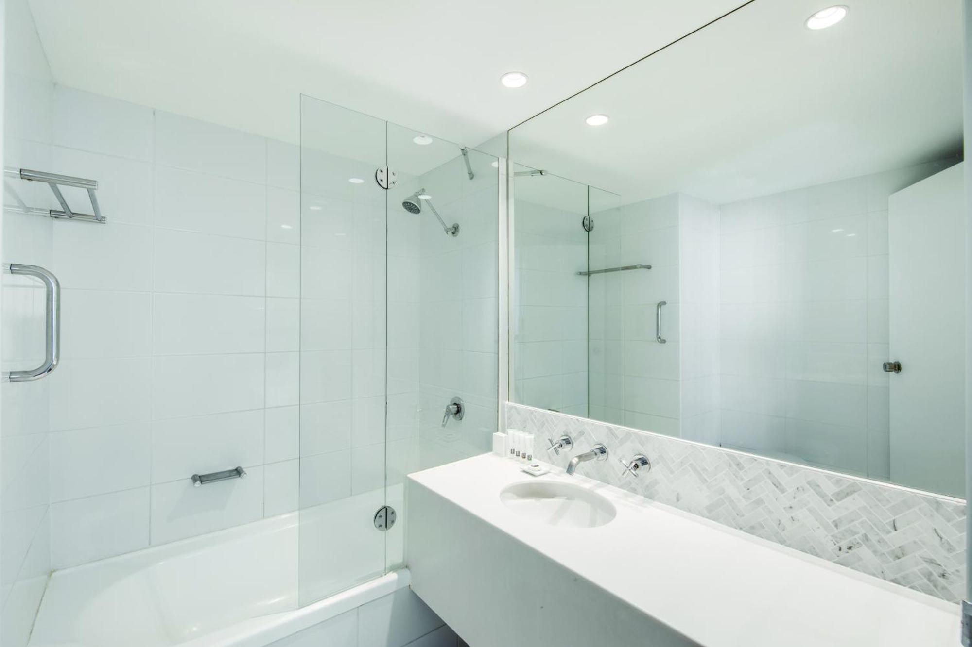 Vibe Guest King or Twin Room
