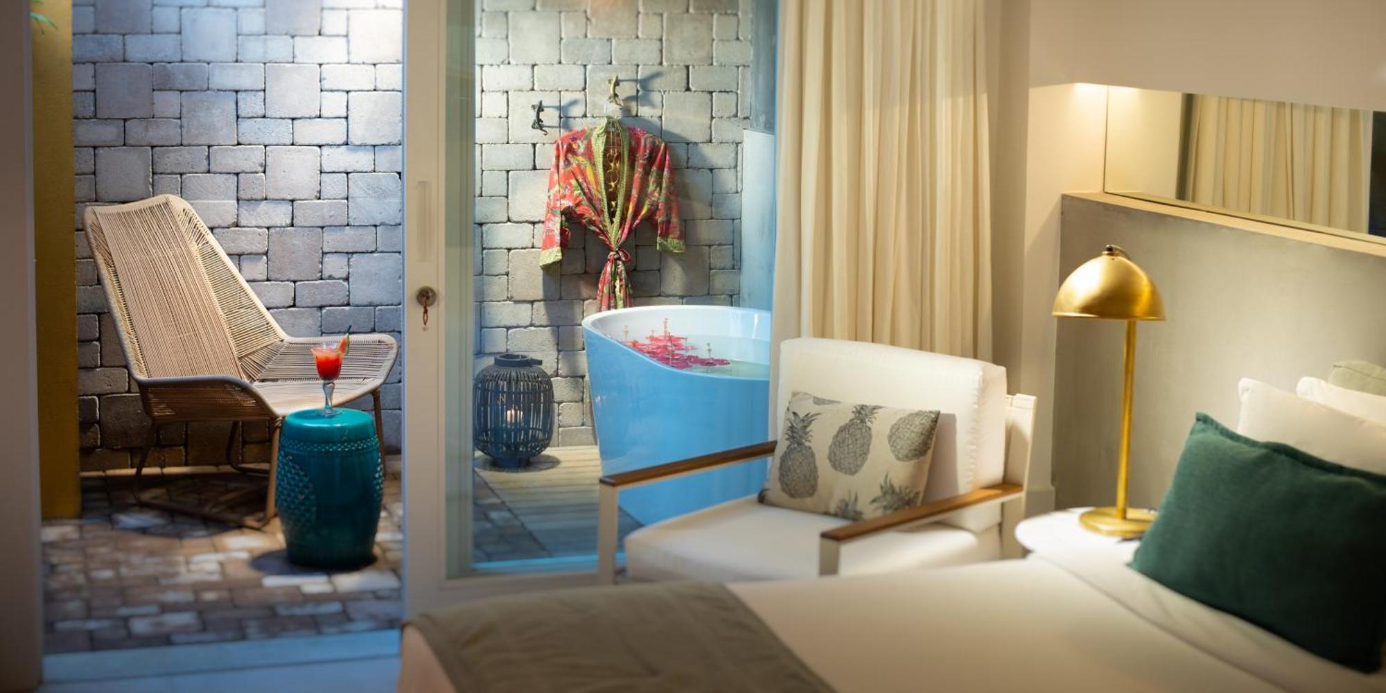 Villa Bath