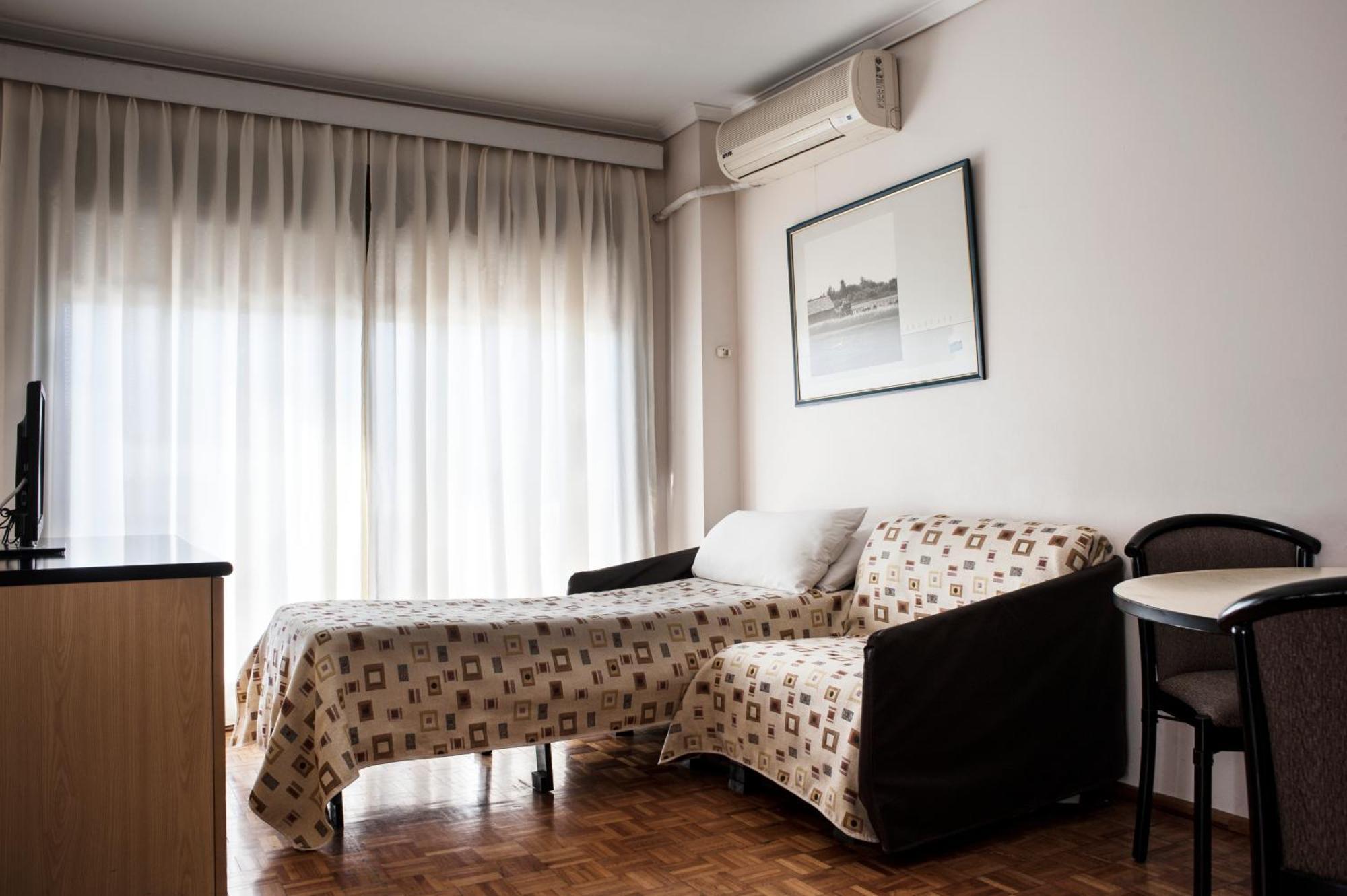 Triple Room,1212461575:JPEG