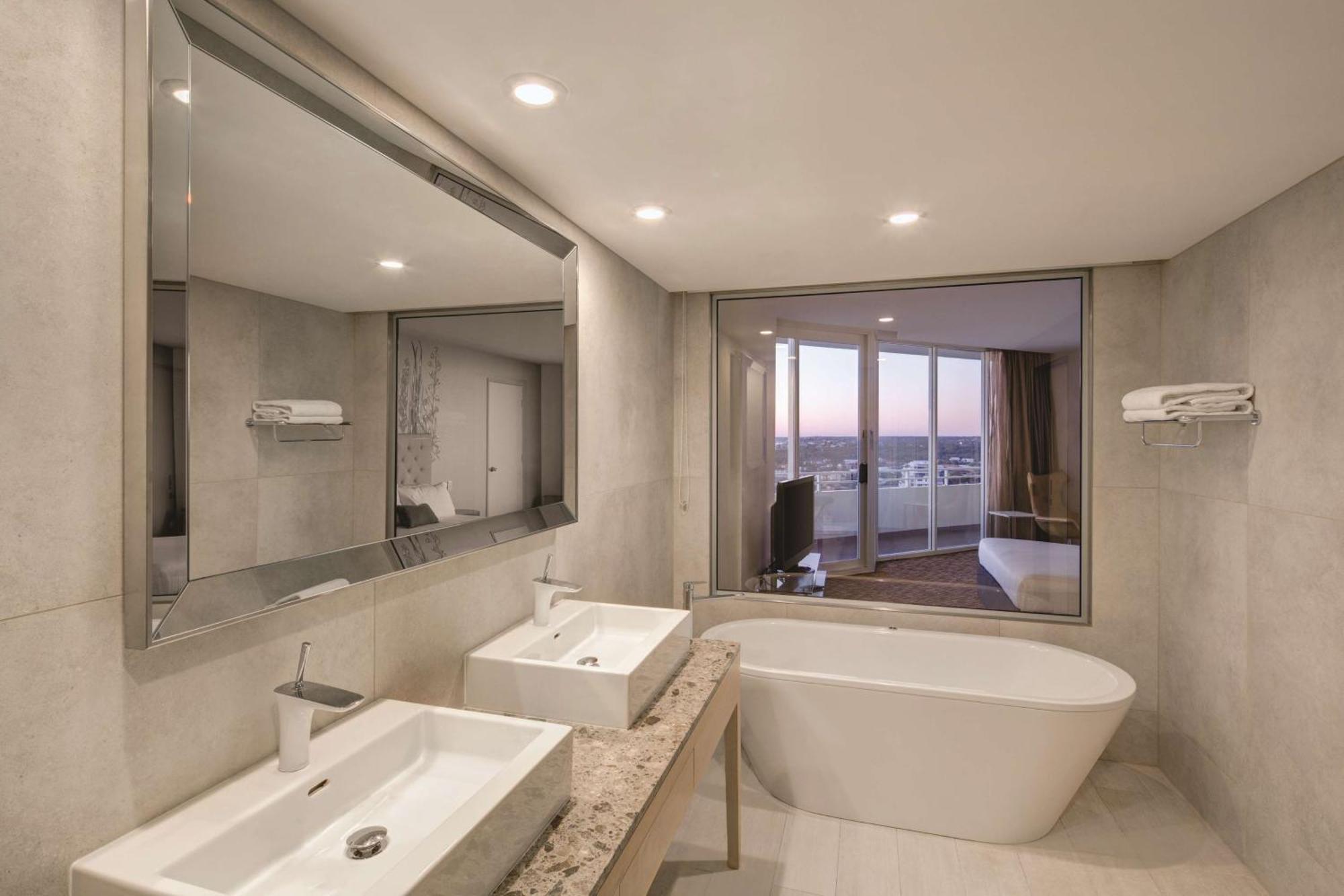 Executive Suite King,1300131133:JPEG