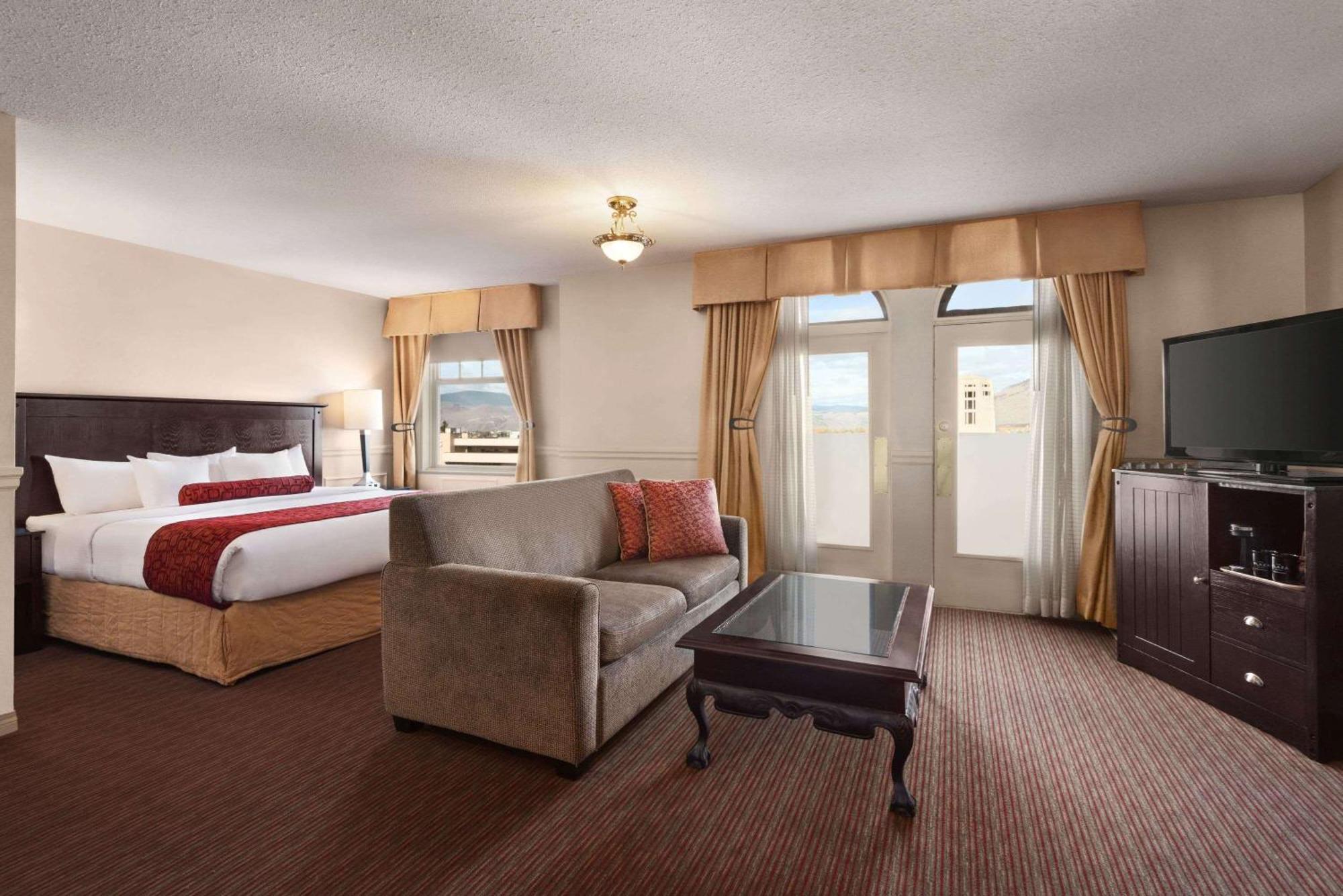 One-Bedroom King Suite Non-Smoking,1277510527:JPEG