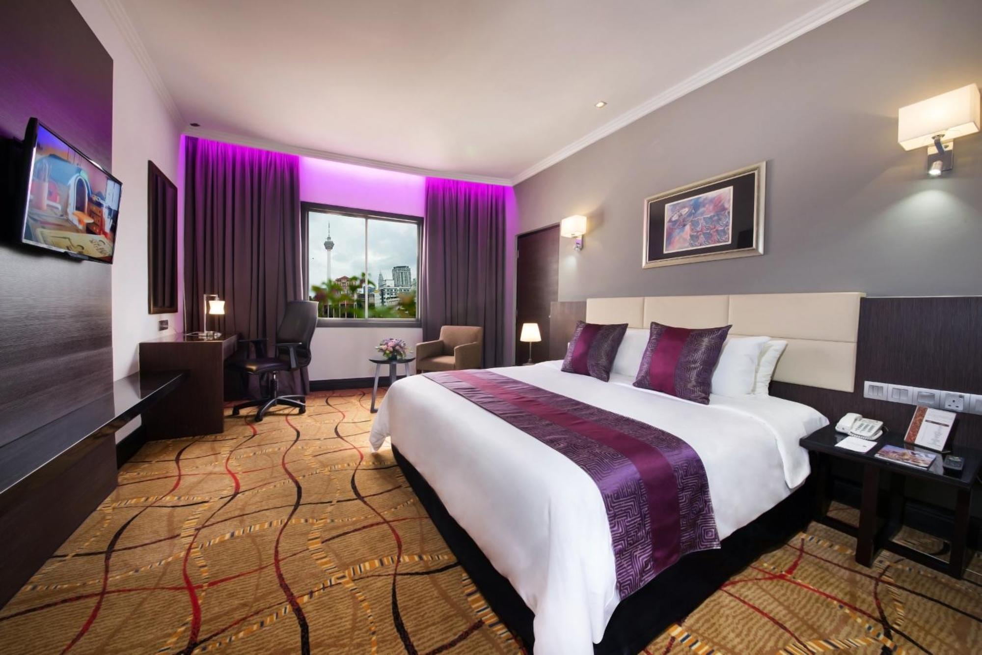 Deluxe Queen Room