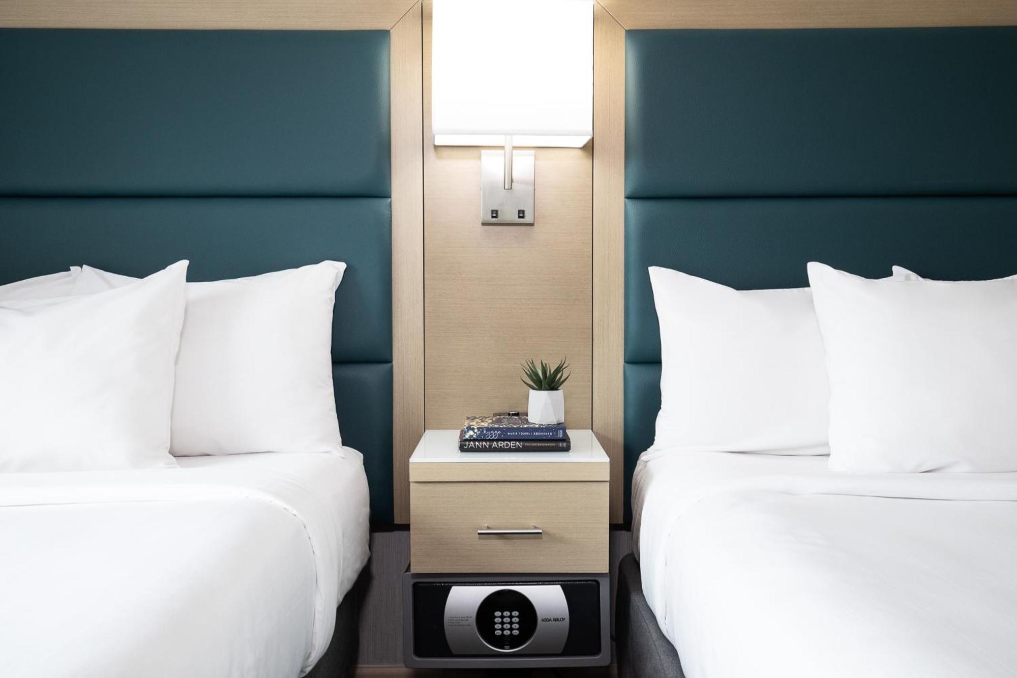 Crystal Double Room Two Double Beds