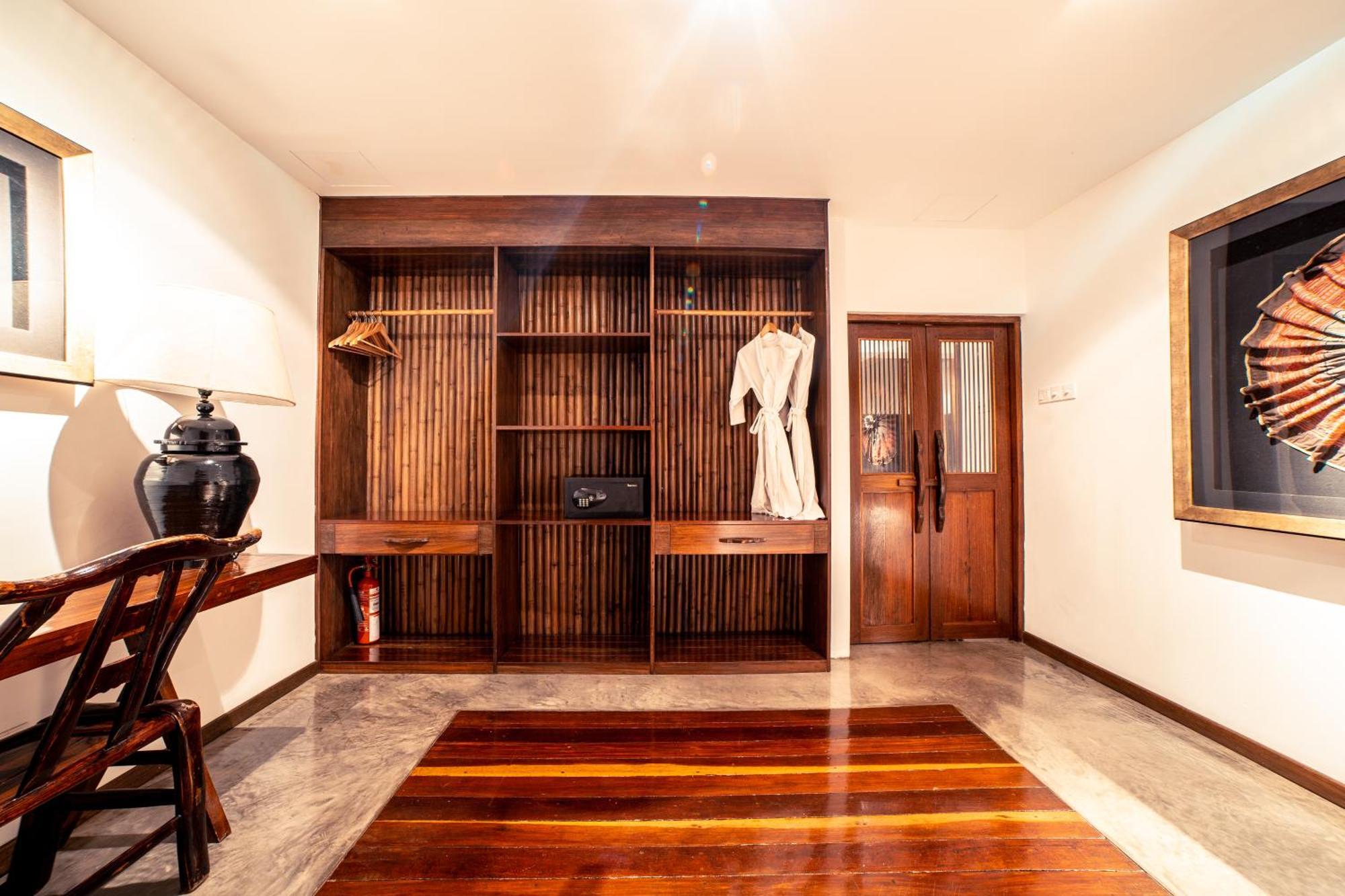 Luxe Sarang (with Plunge Pool and direct access to the Swimming Pool)