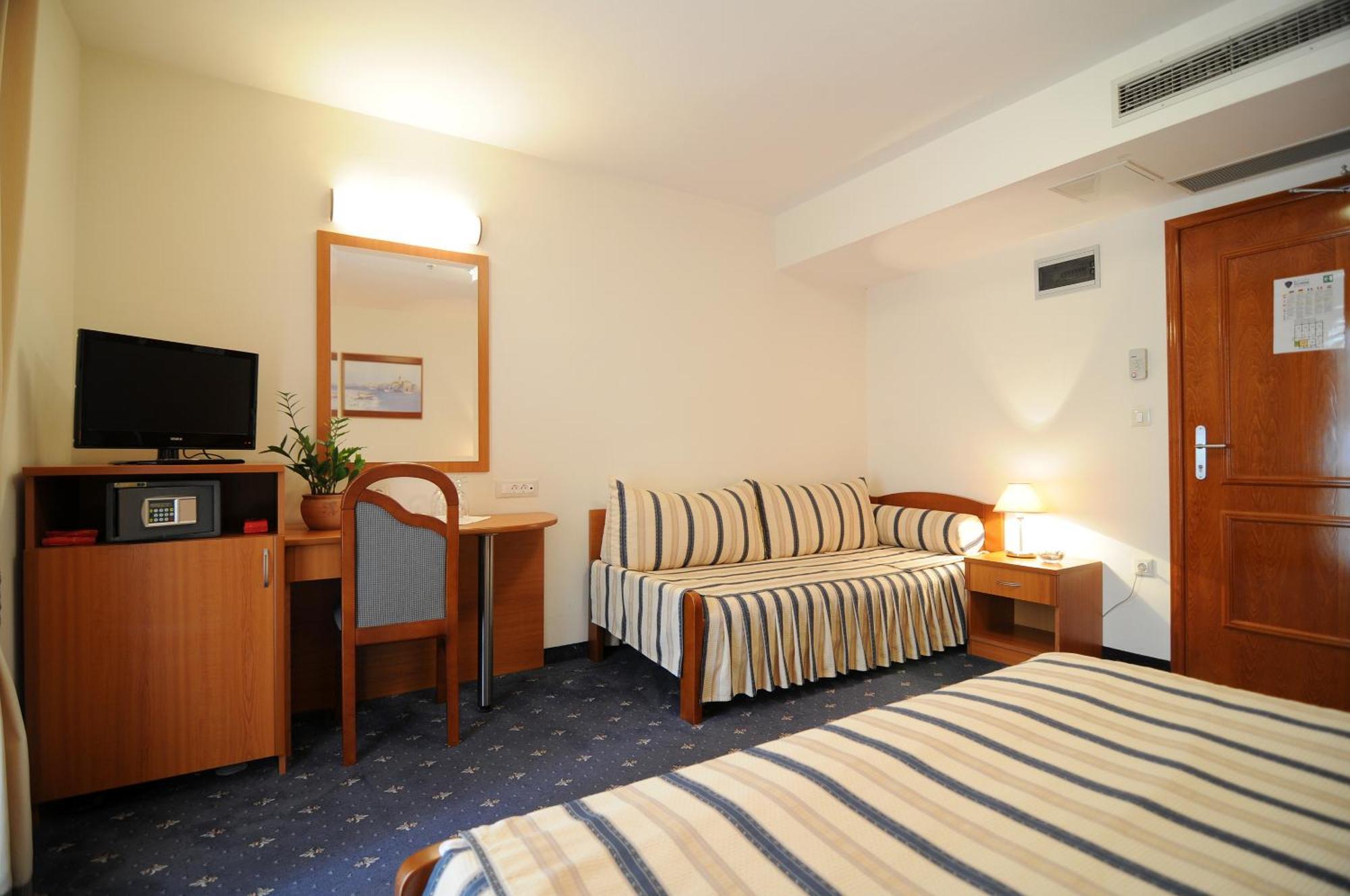 Double Room Balcony Mountain View
