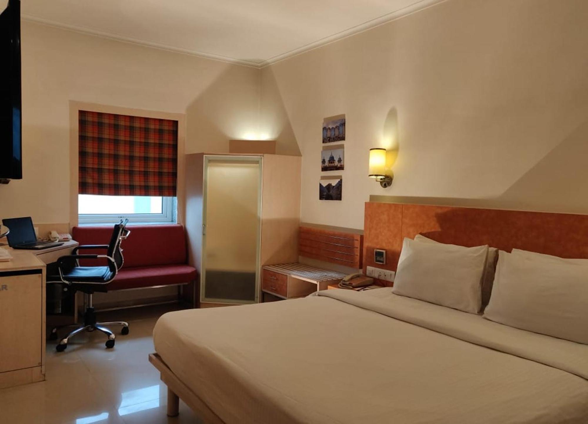Superior Double Room Enjoy Happy Hours 11 on Alcoholic Beverages Soft Beverages on F&B