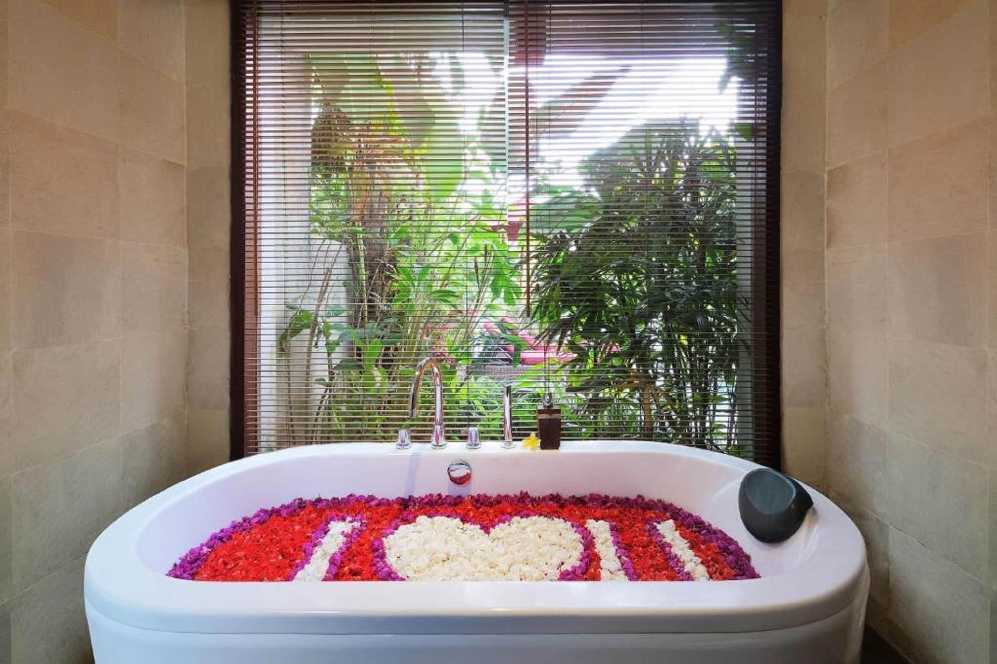 One-Bedroom Royal Pool Villa Rice Terrace View