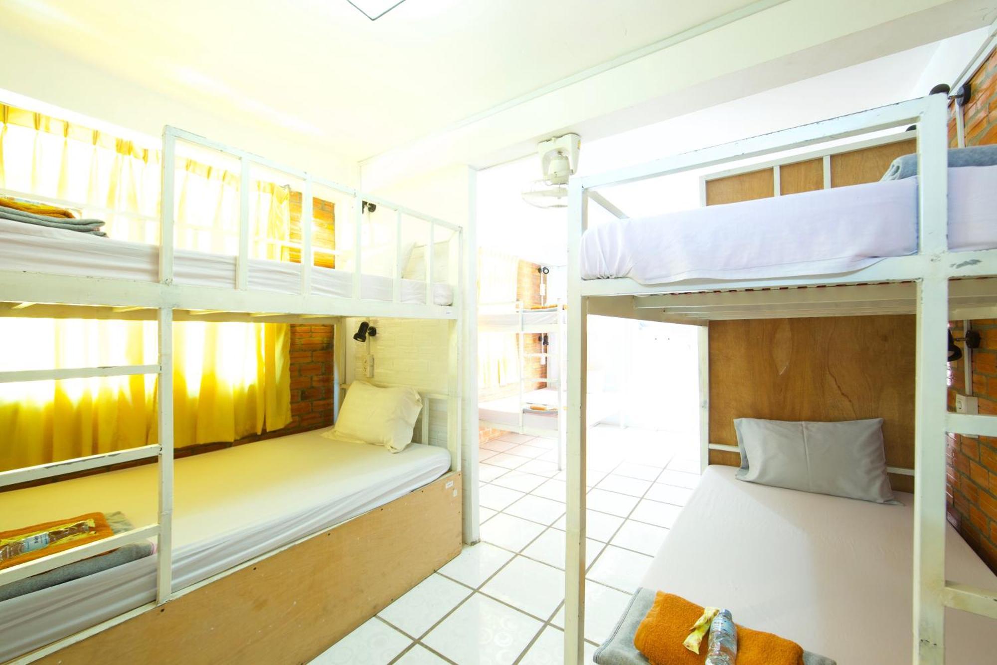 Single Bed Mixed Dormitory Room