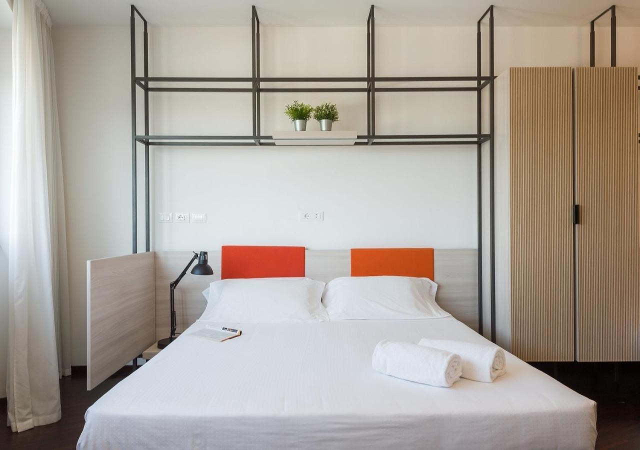 Standard Double or Twin Room,1213795912:JPEG