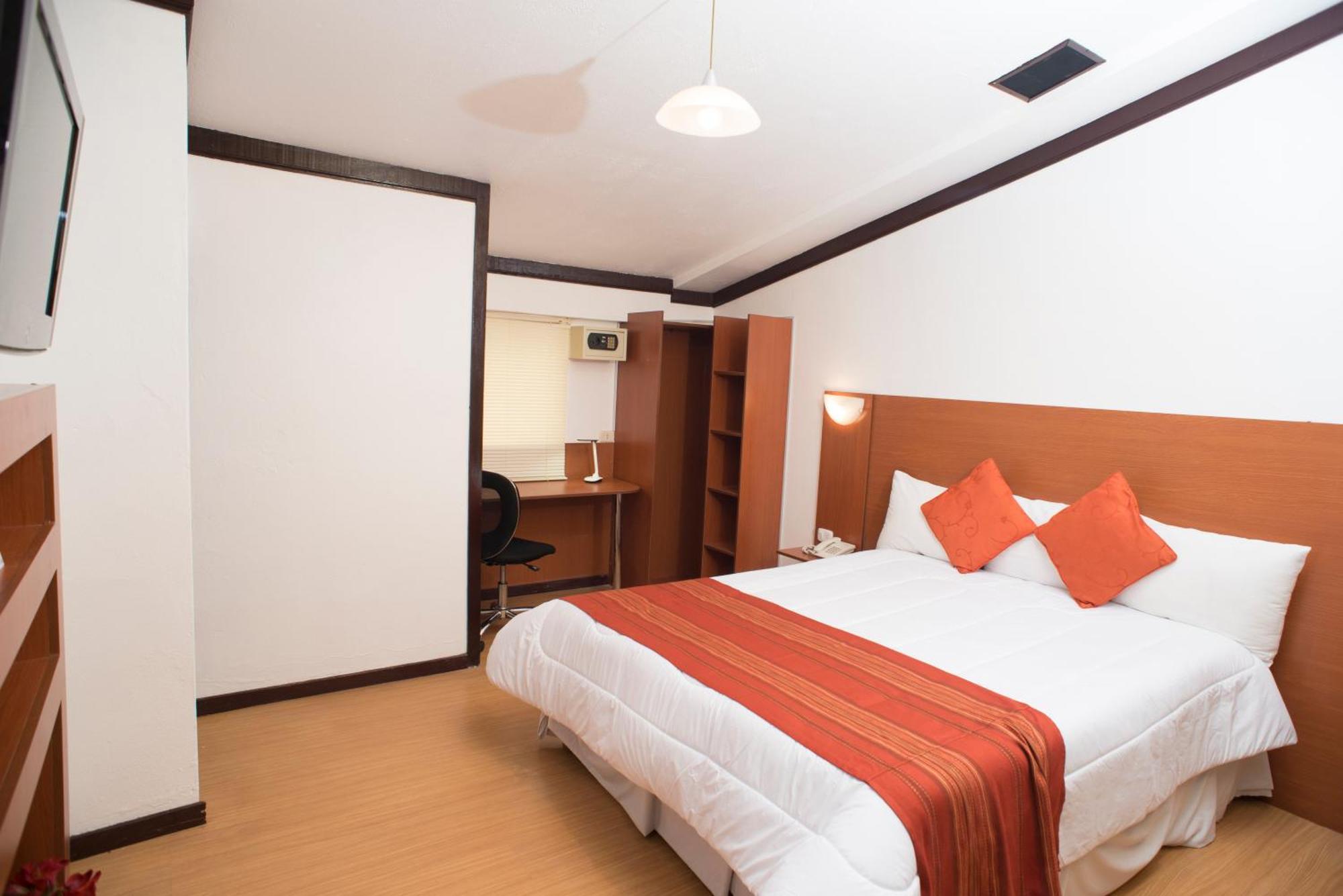 Standard Queen Room
