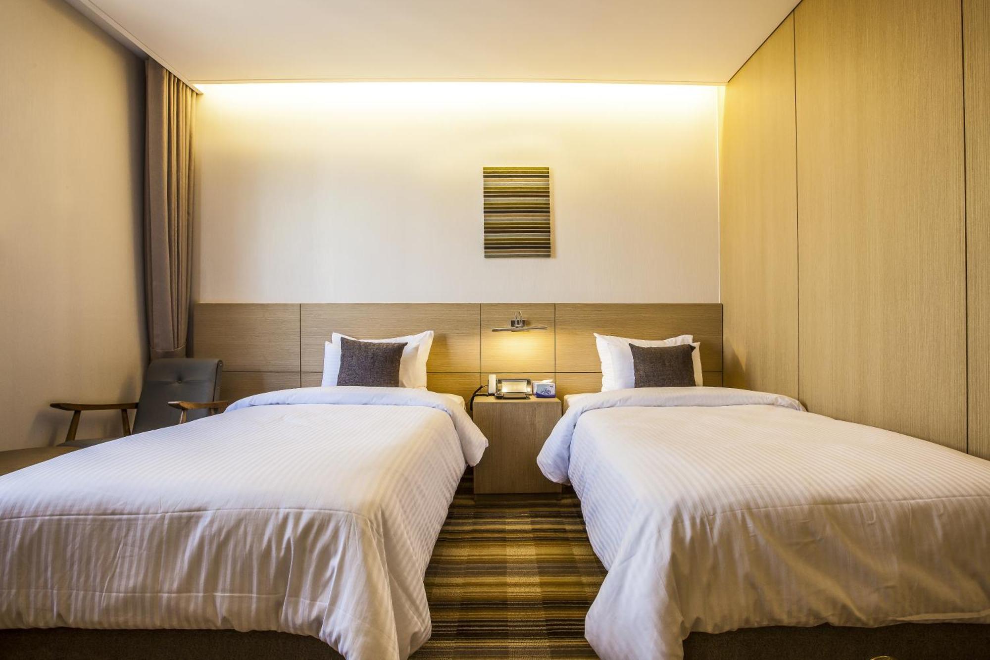 Standard Twin Room,1213967998:JPEG