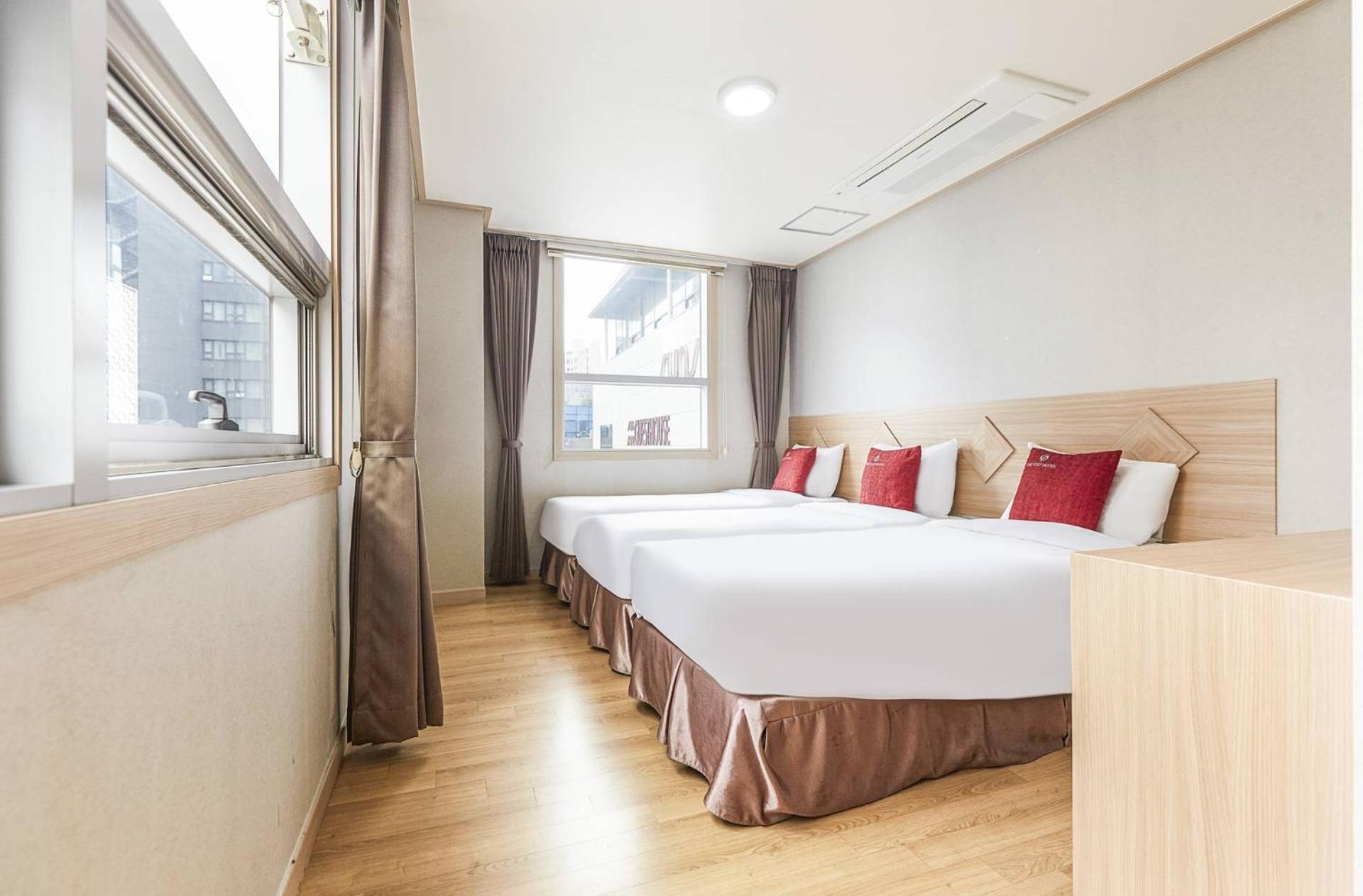 Deluxe Triple Room