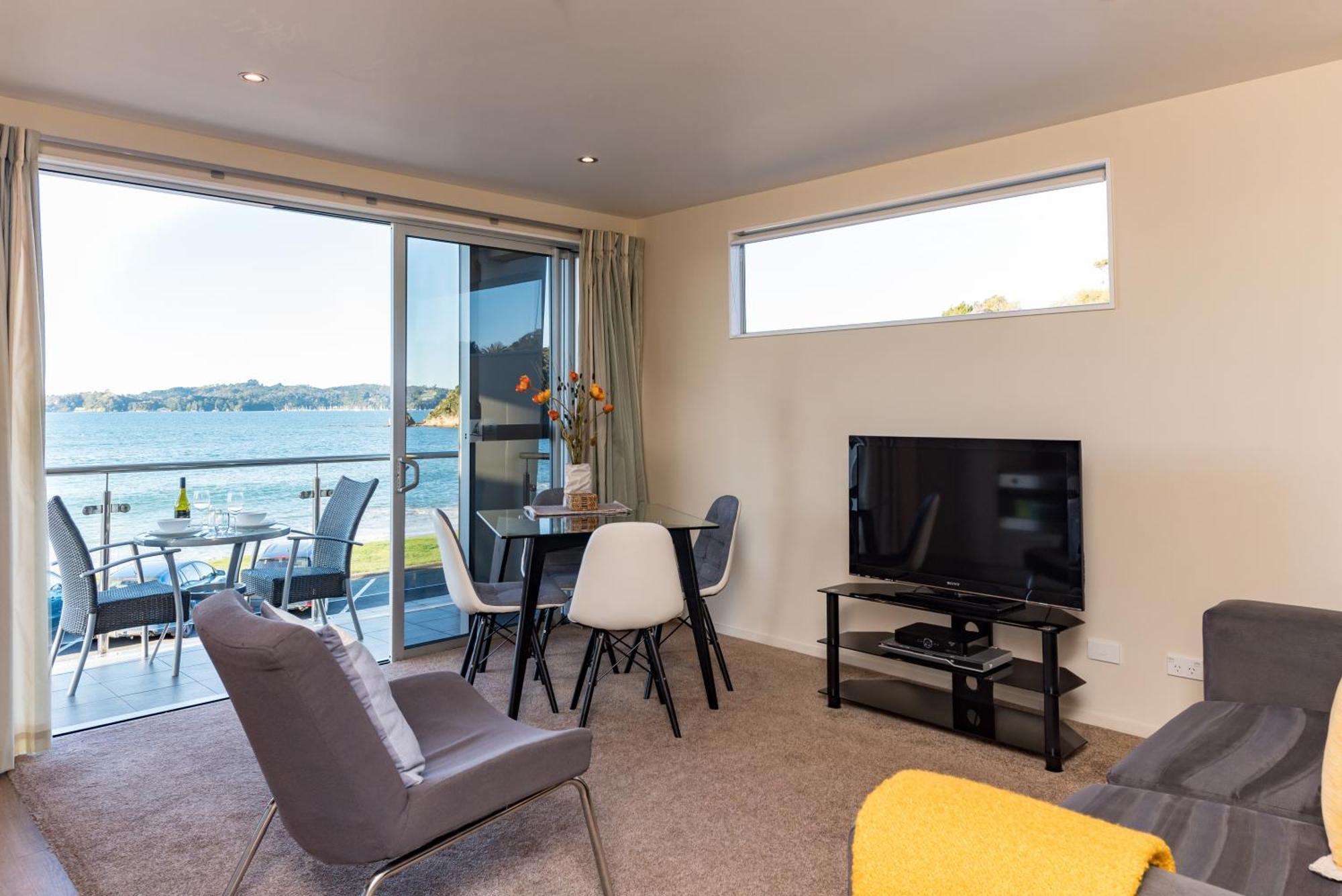 One-Bedroom Apartment Water Front
