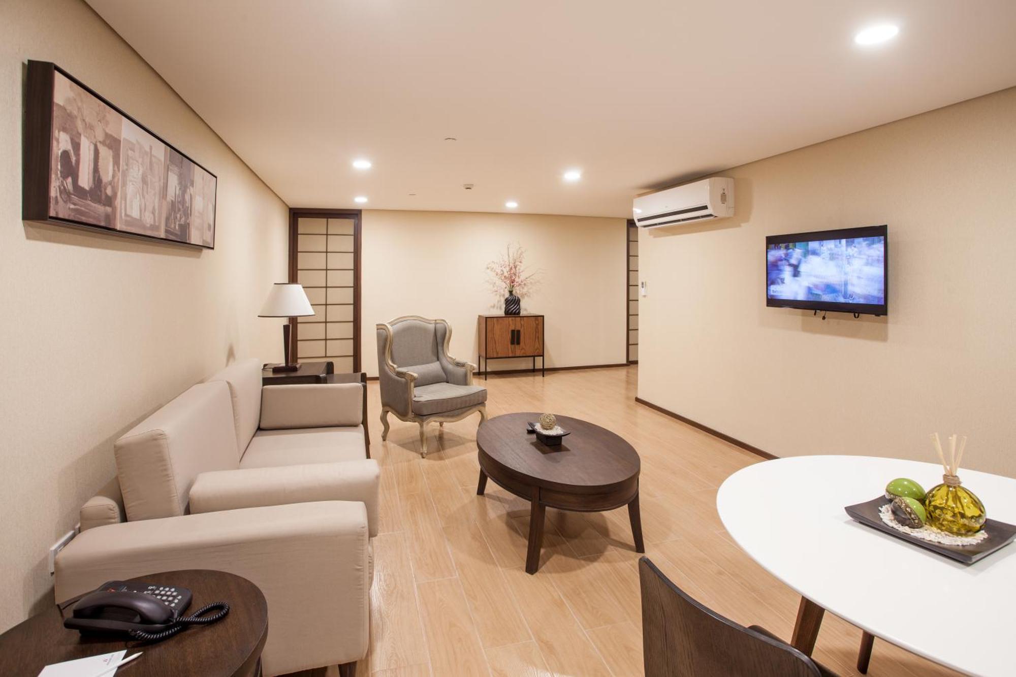 Deluxe Suite