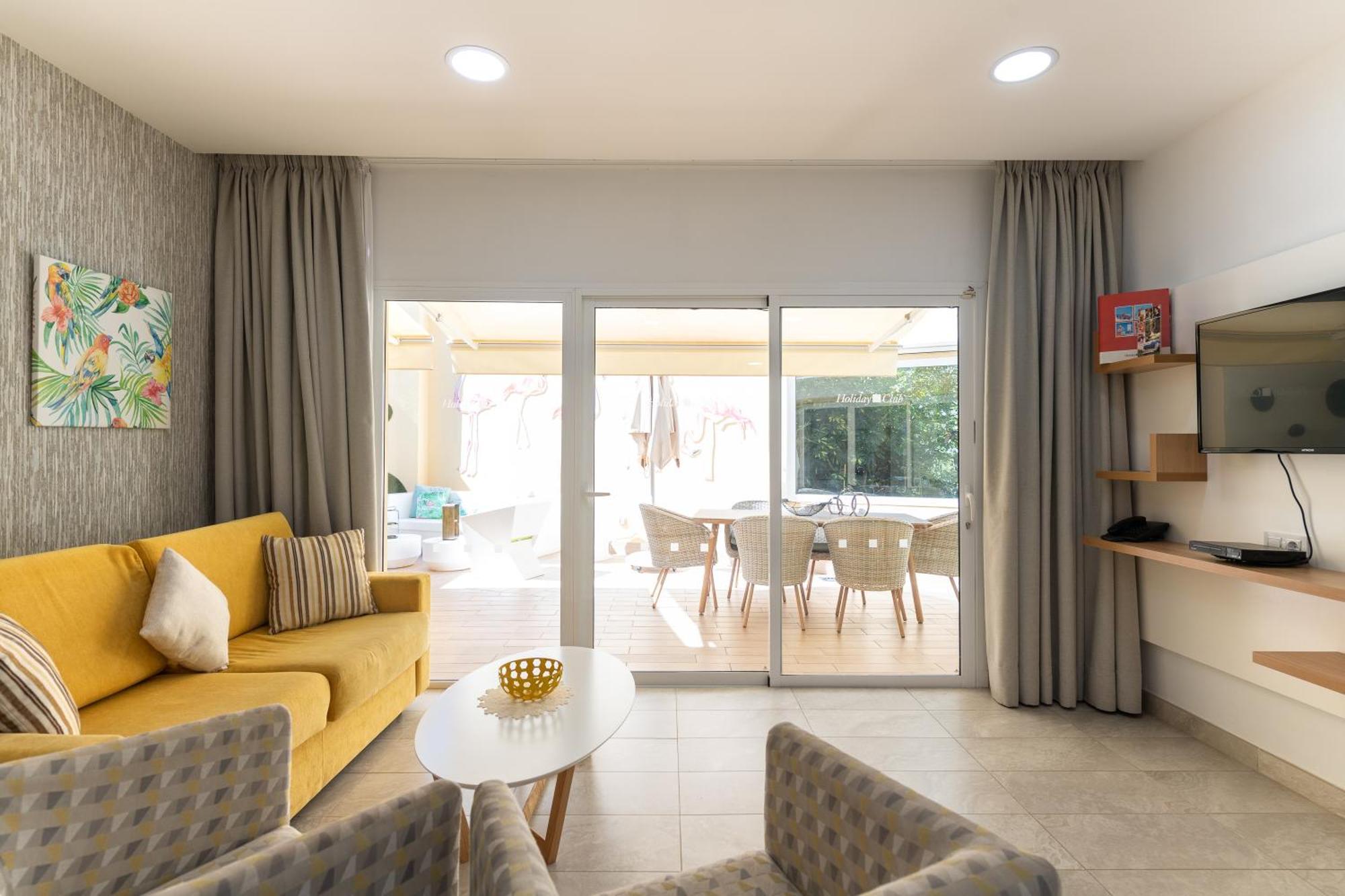 Two-Bedroom Apartment Private Courtyard