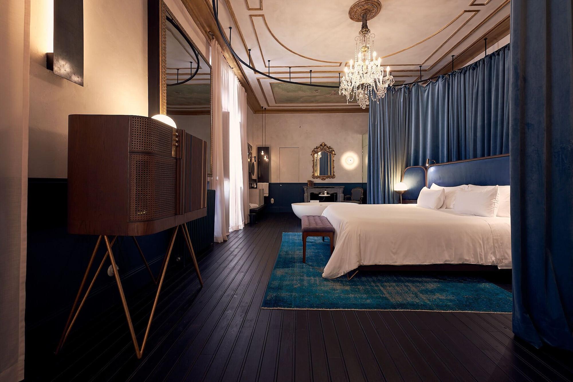 Premium Suite
