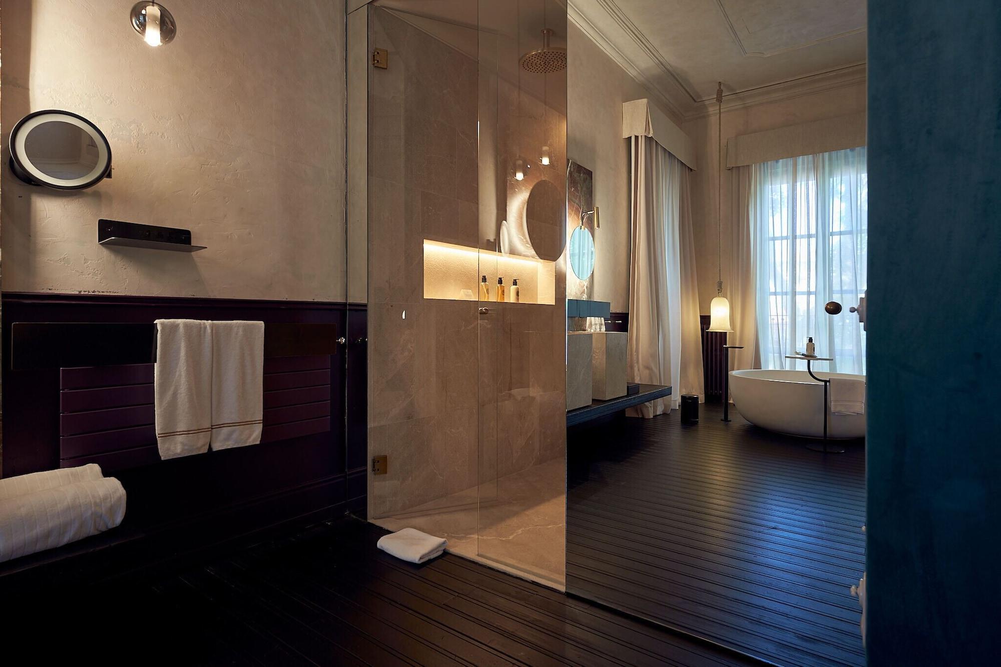 Premium Suite