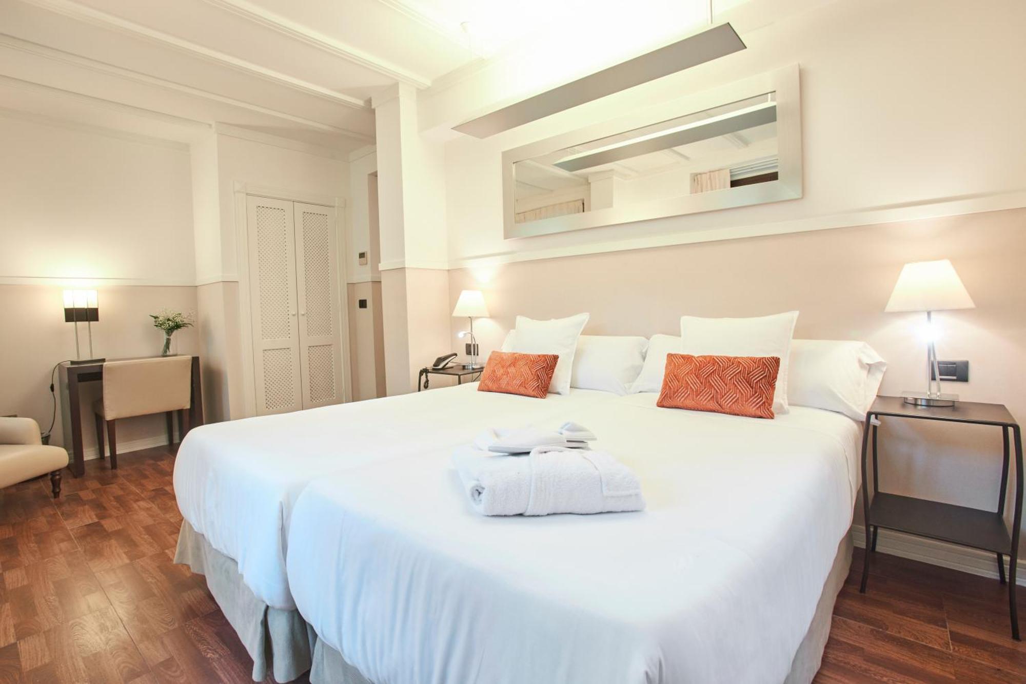 Chambre Double ou Lits Jumeaux