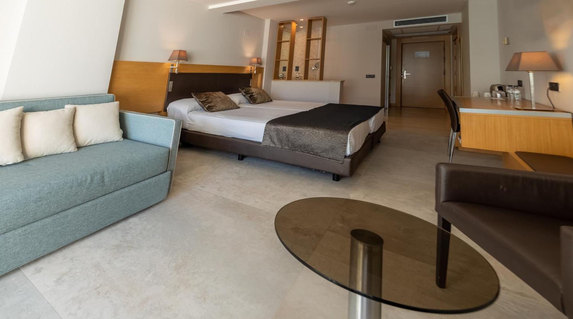 Chambre Familiale - Vue sur Jardin (2 Adultes + 1 Enfant)