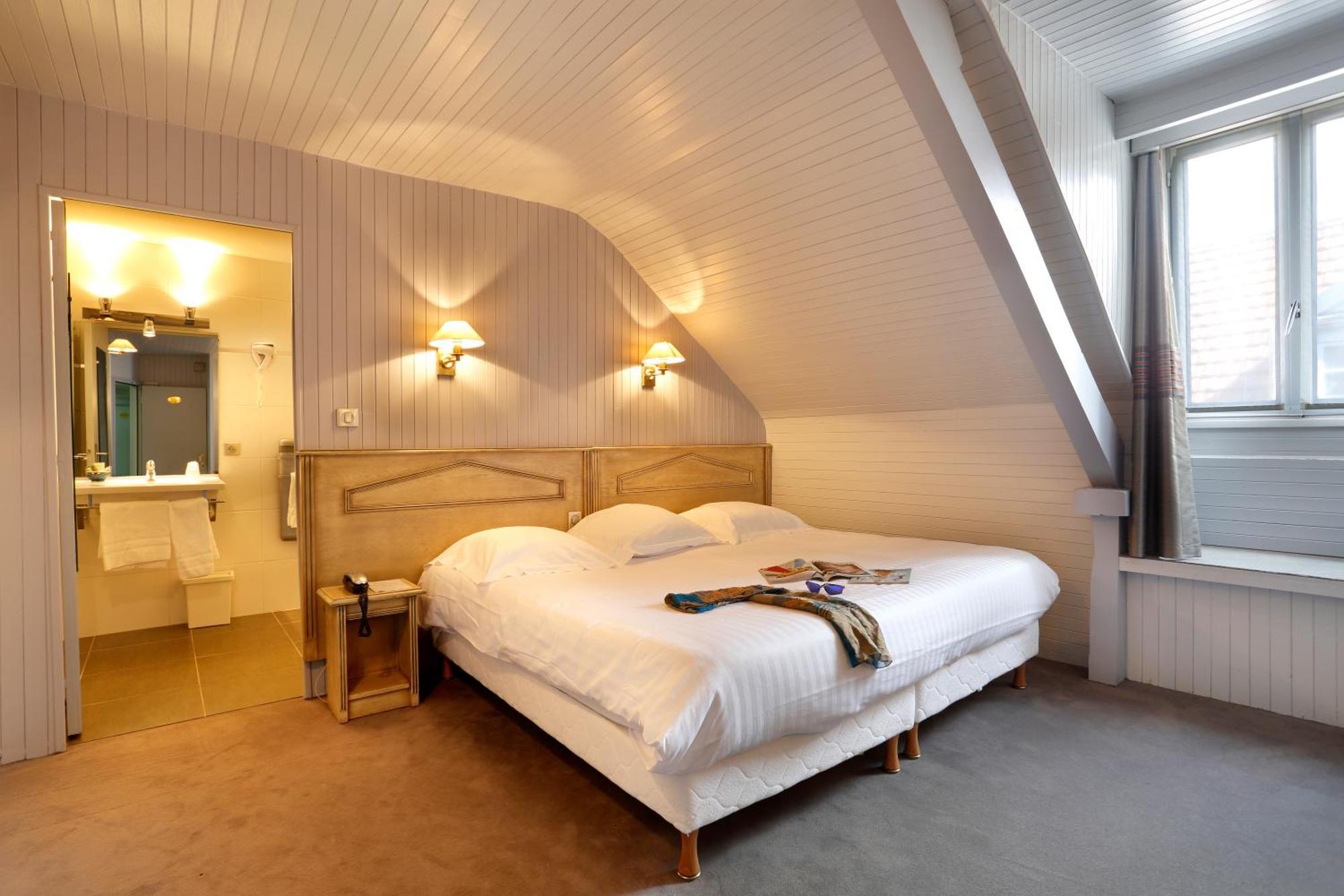 Superior Double Room,1413795119:JPEG