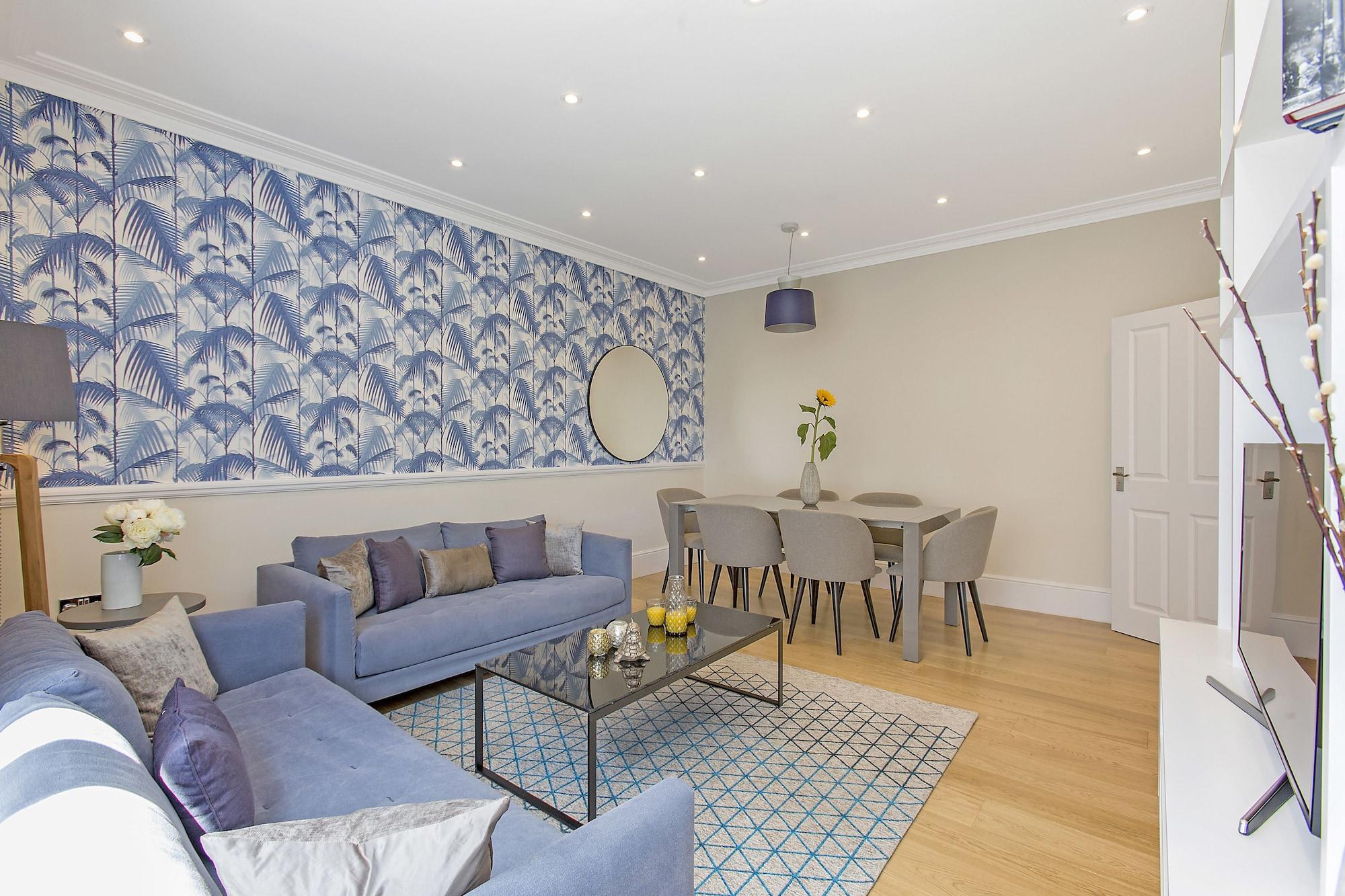 Deluxe Two Bedroom Apartment