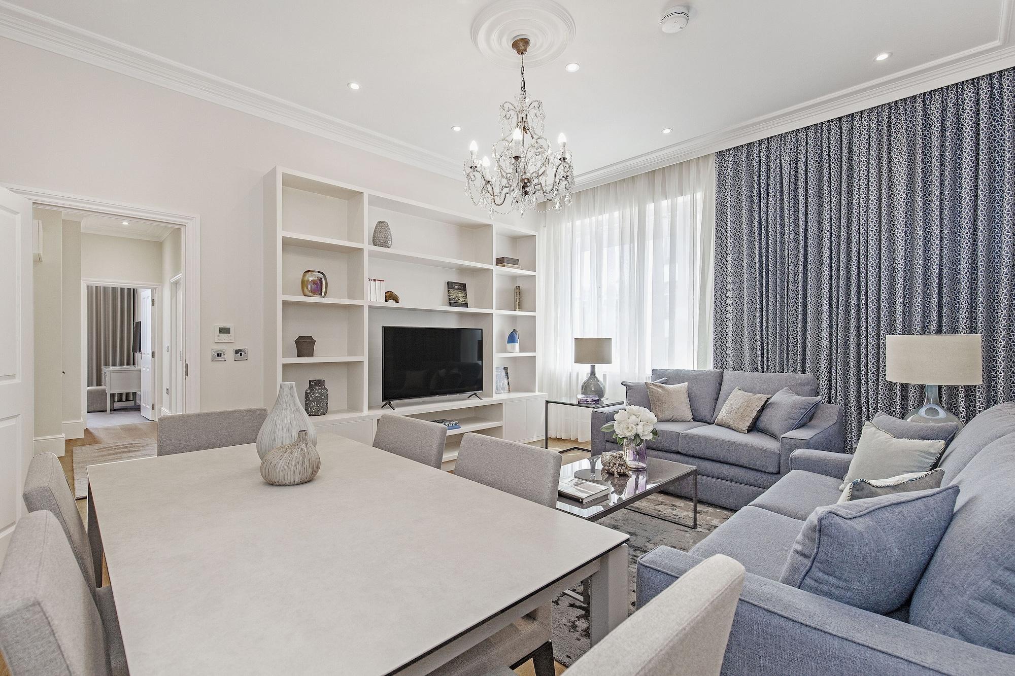 Deluxe Two Bedroom Apartment