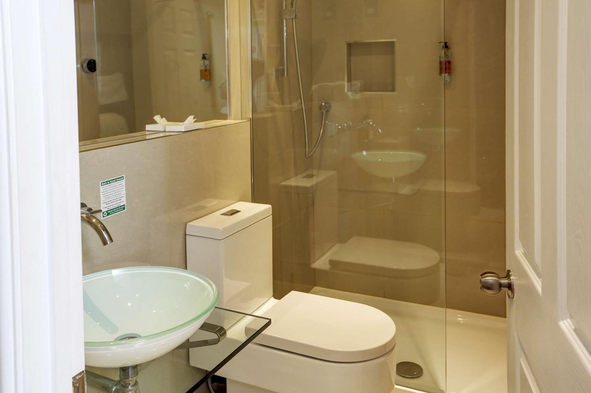 Standard Room One Double Bed One Single Bed Non-Smoking