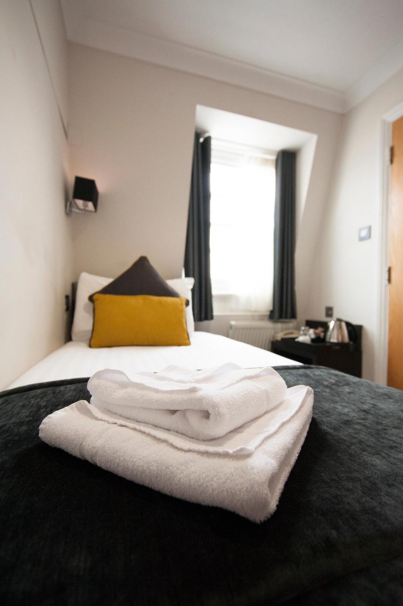 Einzelzimmer mit eigenem Bad