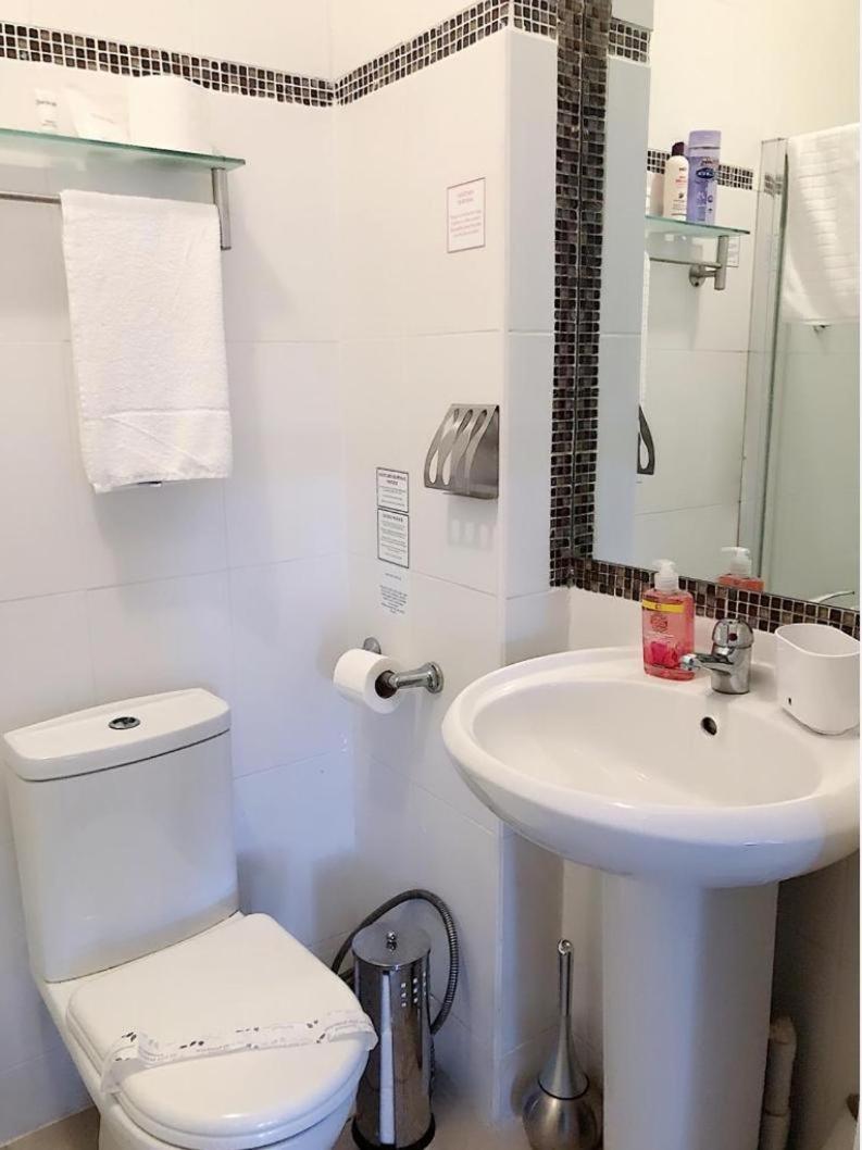 Family Room Private Bathroom
