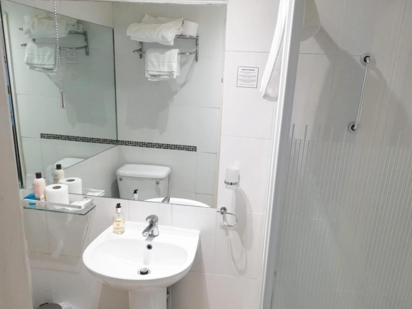 Triple Room Private Bathroom