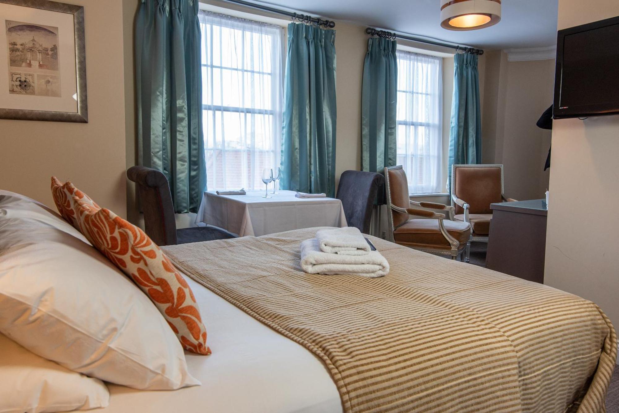 Classic Double Room
